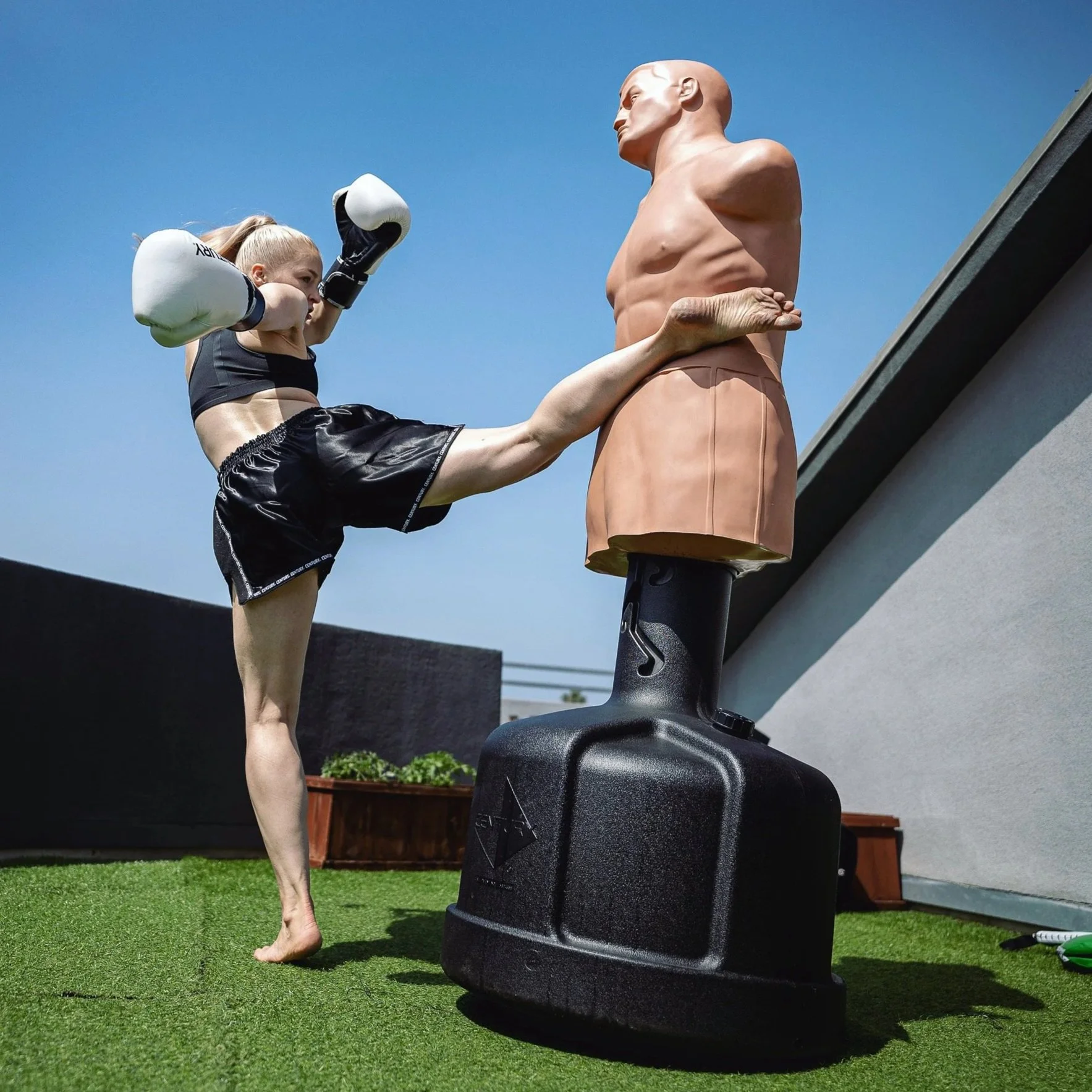 What’s the best boxing bag from a Muay Thai perspective?