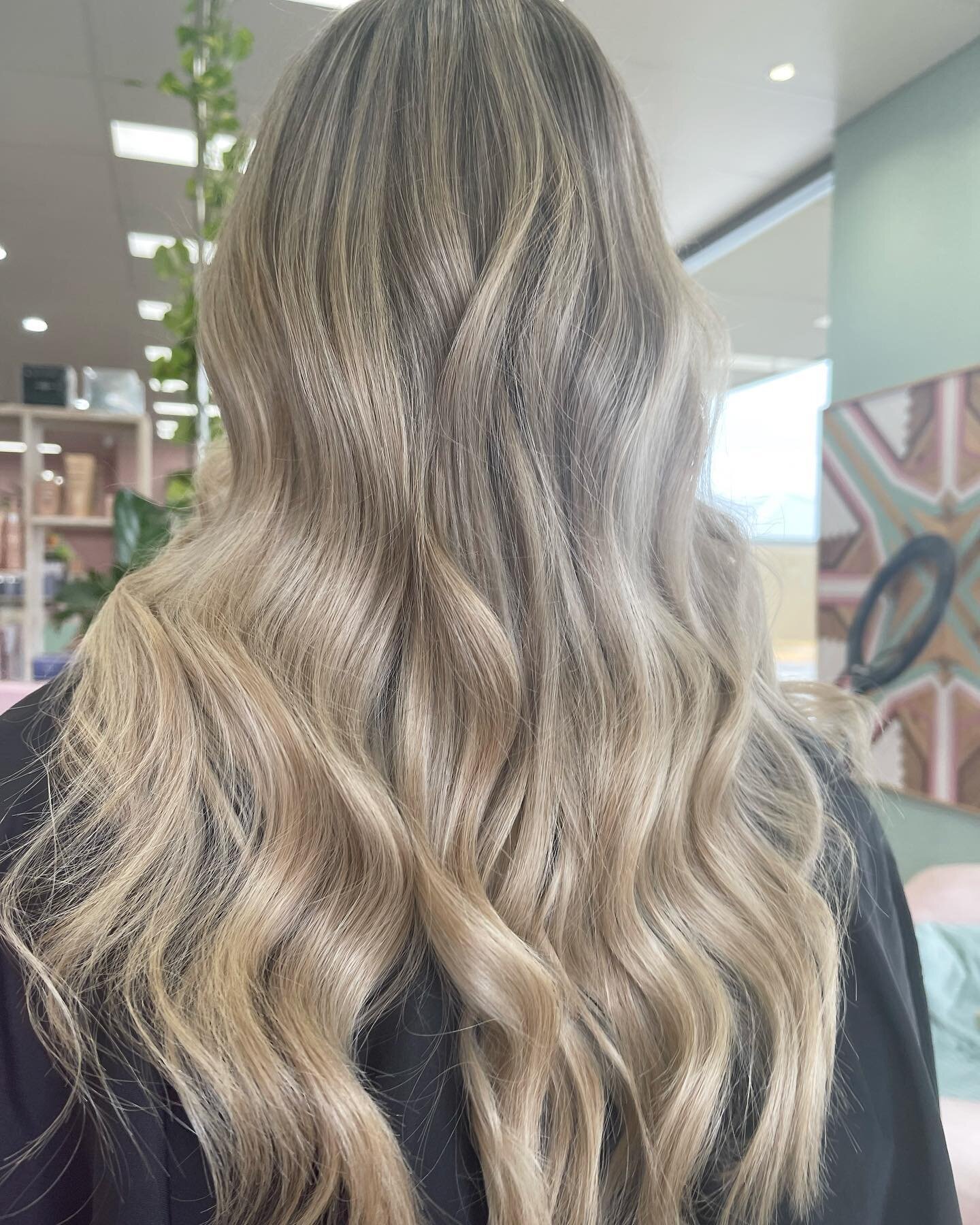 Colour touch up for our lovely guest 🌈
Here we have refreshed her blonde while keeping her colour low maintenance so she doesn&rsquo;t have to visit the salon every 8-10 weeks 🦋