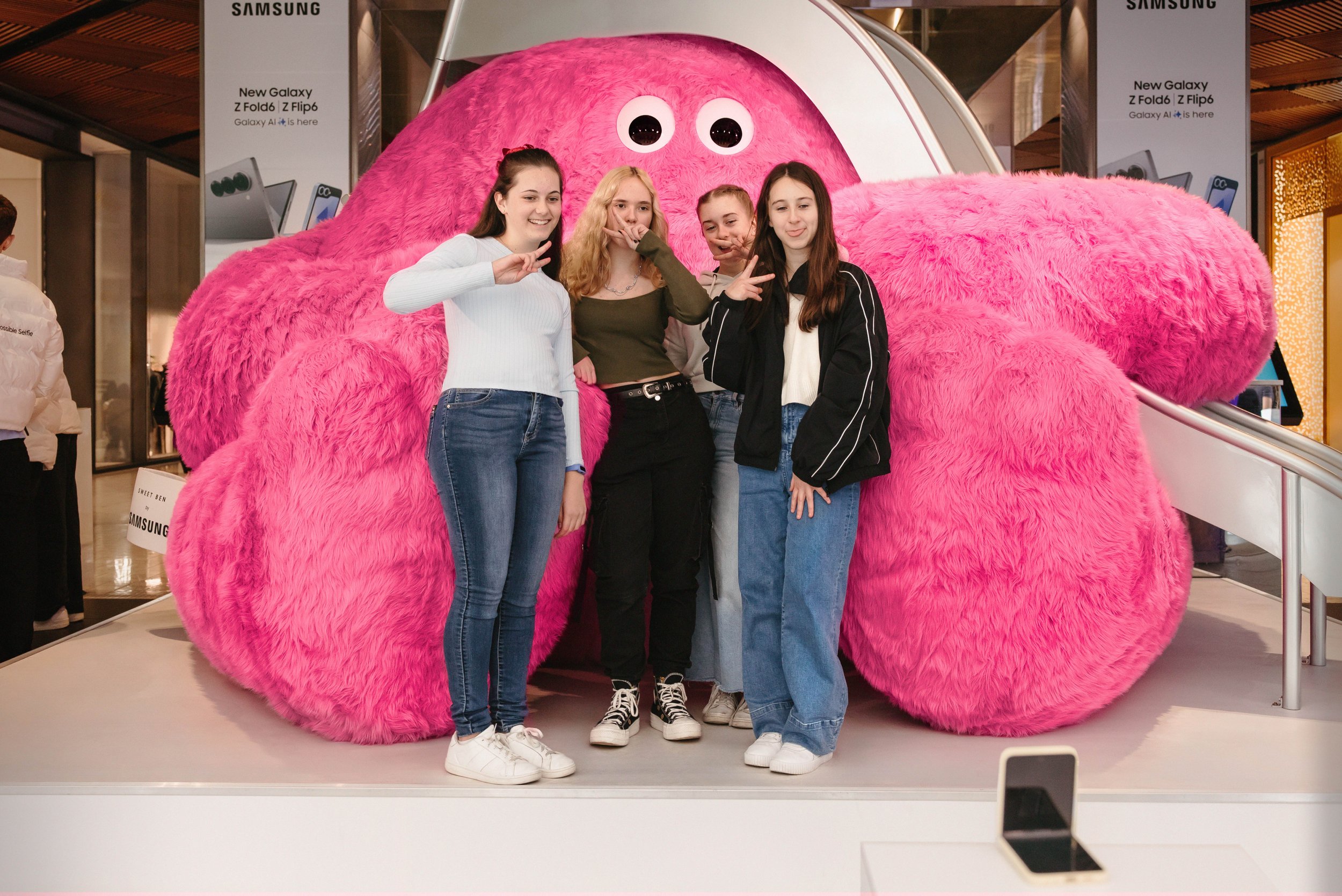 Sweet-Ben-x-Samsung_-Activation_120724_credit_JacquieManning-19885-Edit 4.jpg