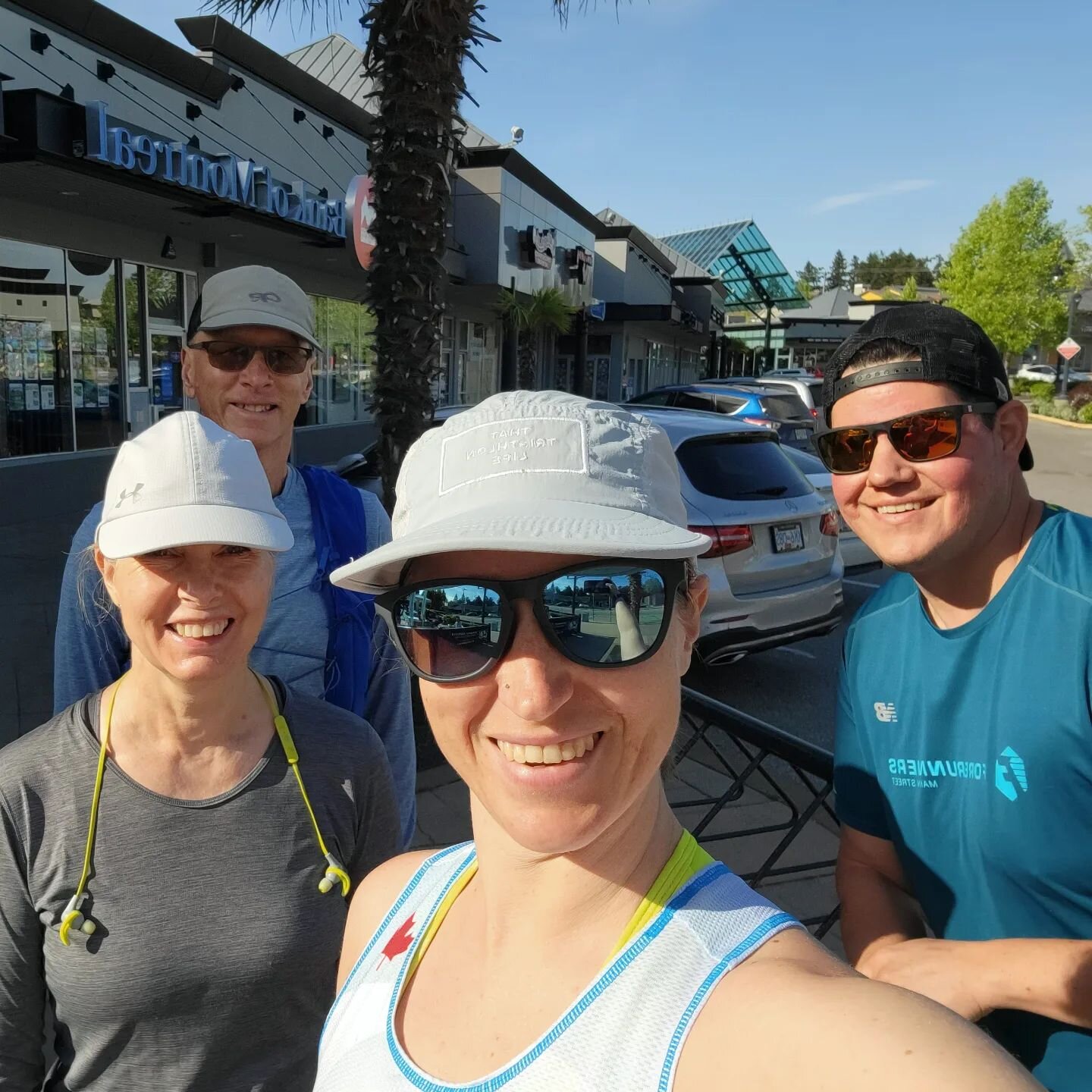Our runs are back! It's so nice to be our running with other people and chatting away the kms.
.
Keep an eye on your emails and the club calendar for the location of our next run. Link in bio.
.
#ClubRun #SundayRunday #TraithlonTraining #SunnyRun