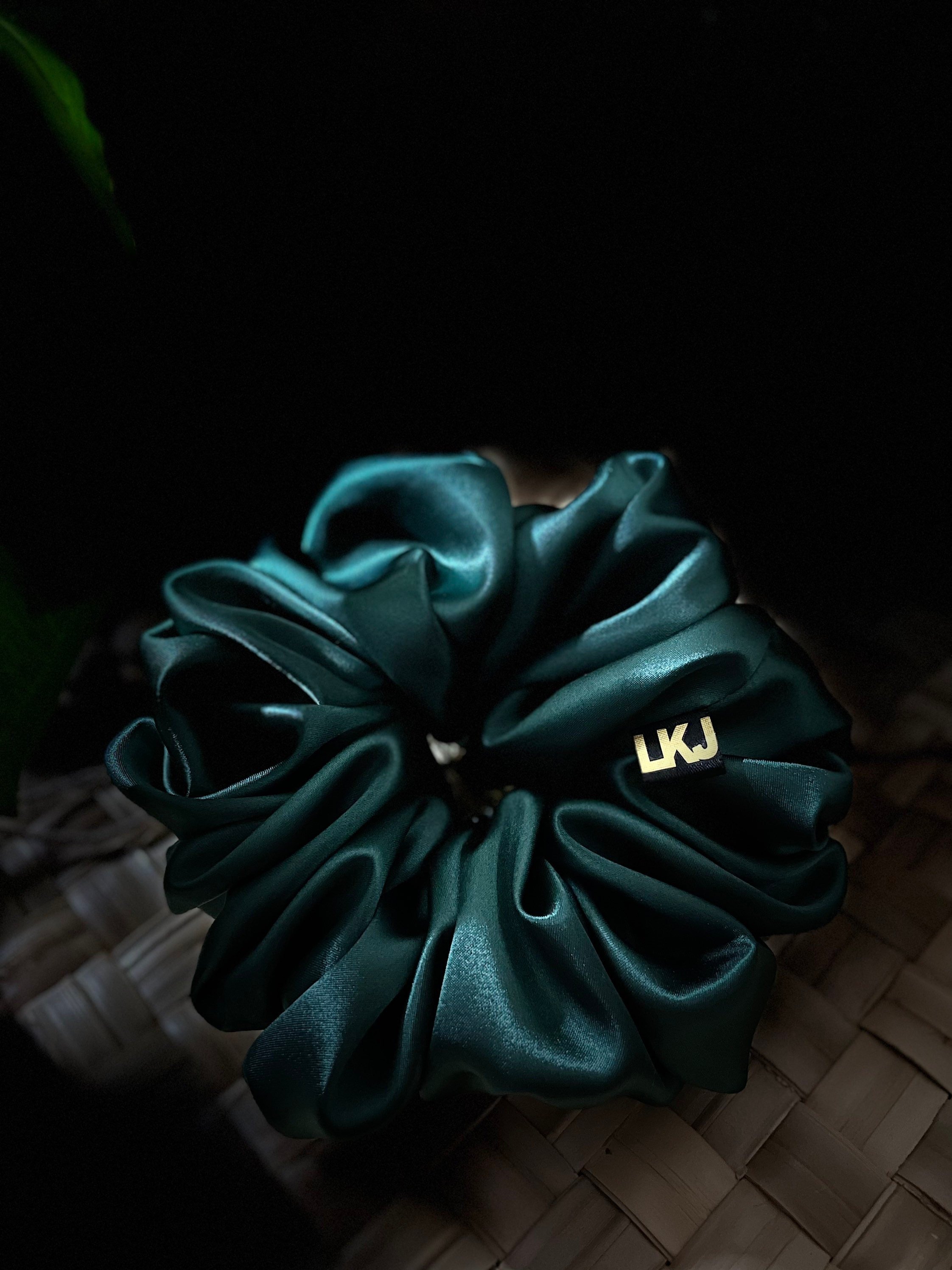 https://i.etsystatic.com/8892188/r/il/dd4377/3756487136/il_fullxfull.3756487136_jhvo.jpg