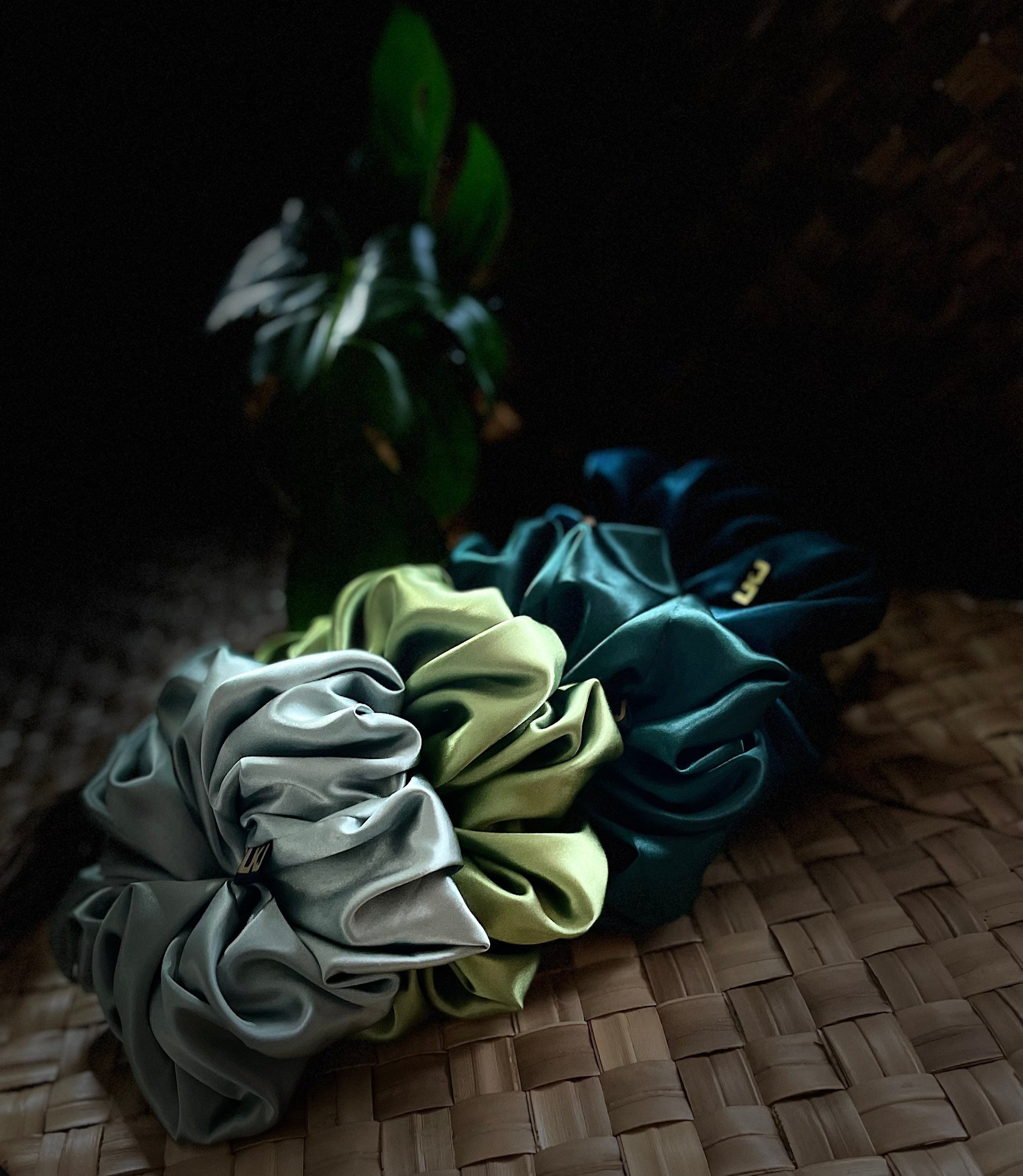 https://i.etsystatic.com/8892188/r/il/d8980e/3756487386/il_fullxfull.3756487386_ltuw.jpg