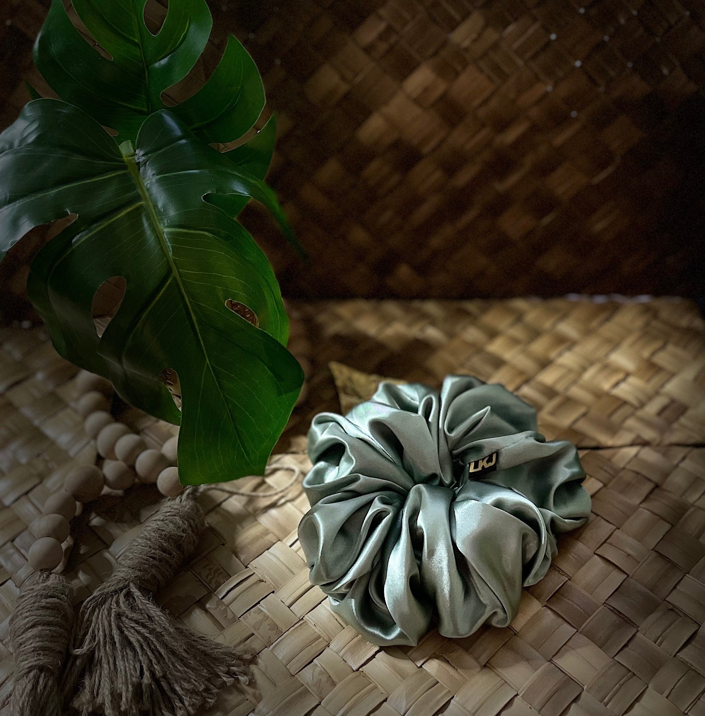 https://i.etsystatic.com/8892188/r/il/4ba240/3804002995/il_fullxfull.3804002995_5s5t.jpg