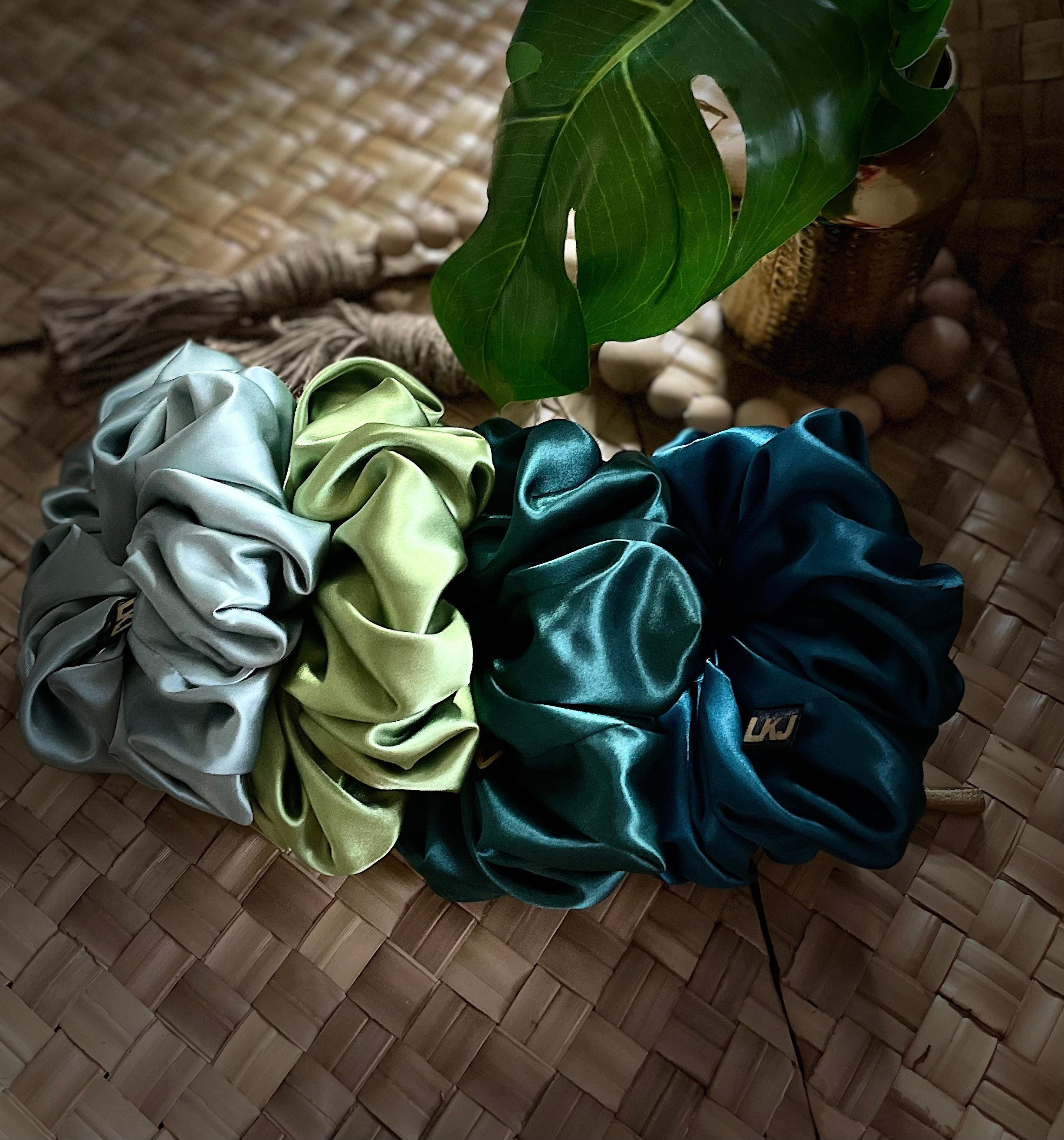 https://i.etsystatic.com/8892188/r/il/1e98a6/3804003311/il_fullxfull.3804003311_oaaw.jpg