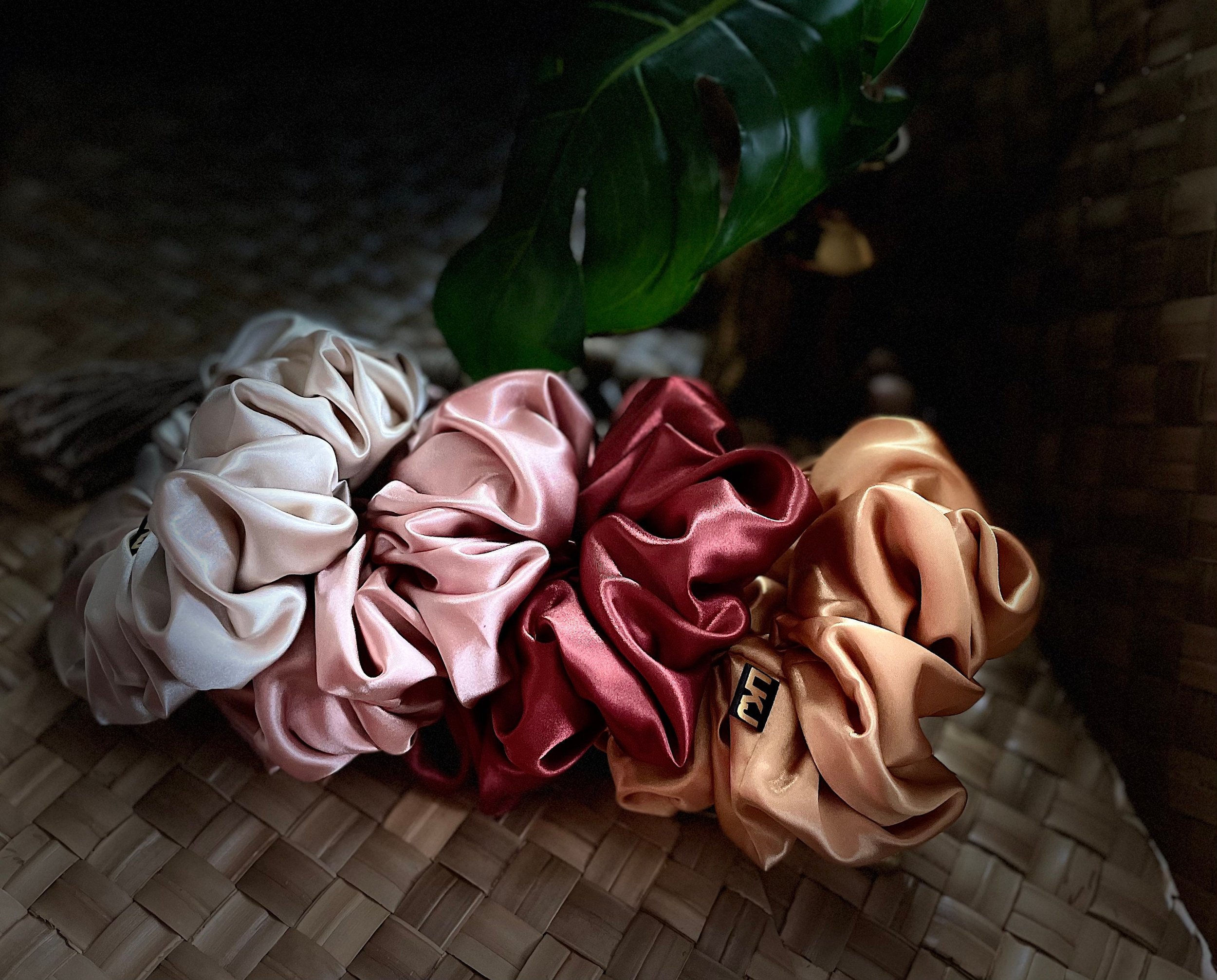 https://i.etsystatic.com/8892188/r/il/64a643/4276350555/il_fullxfull.4276350555_kf47.jpg