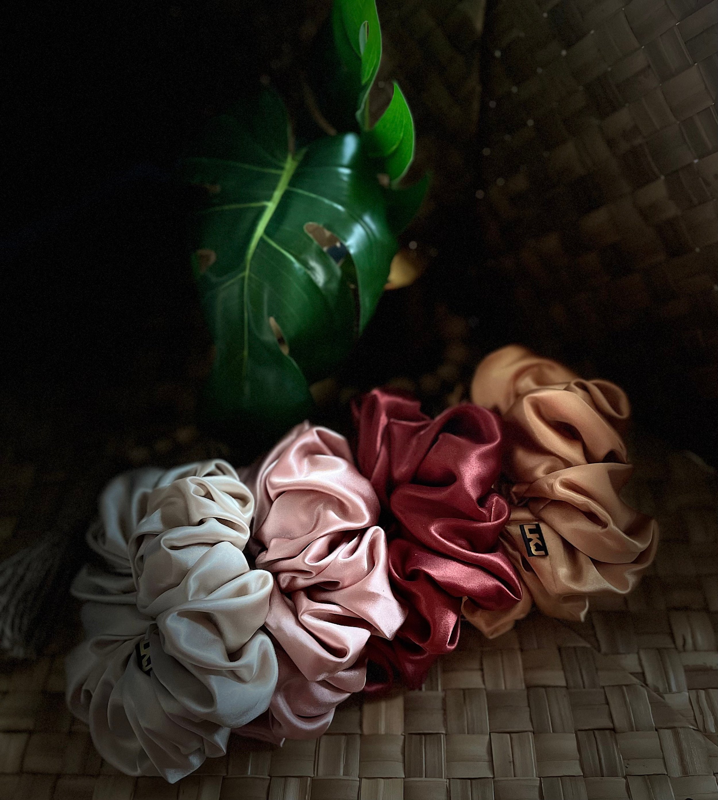 https://i.etsystatic.com/8892188/r/il/ea176f/4228697000/il_fullxfull.4228697000_s65h.jpg