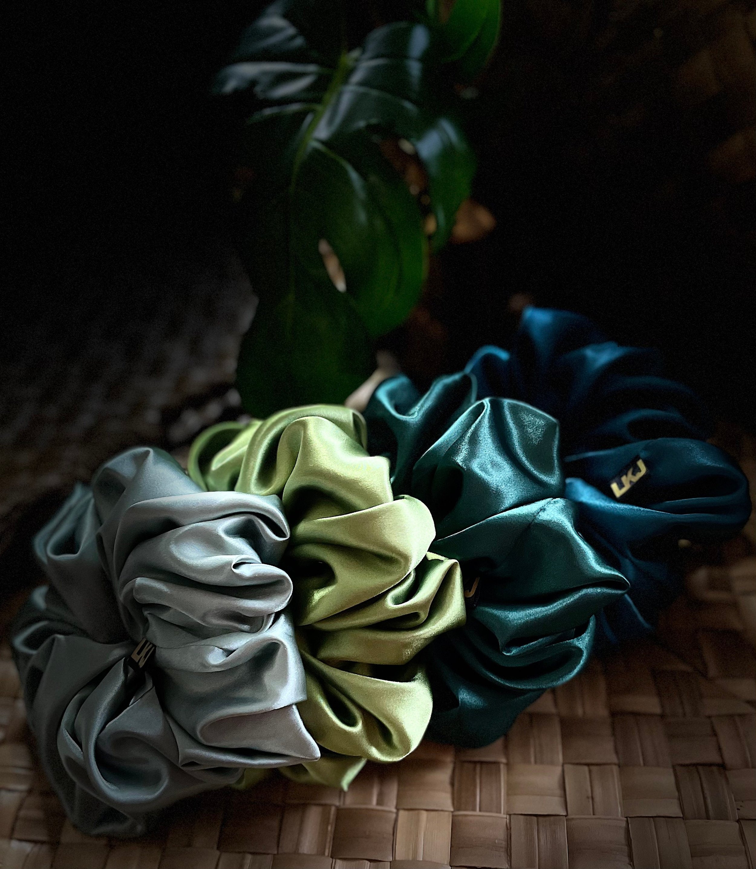https://i.etsystatic.com/8892188/r/il/d33cbf/4274871481/il_fullxfull.4274871481_6m8y.jpg