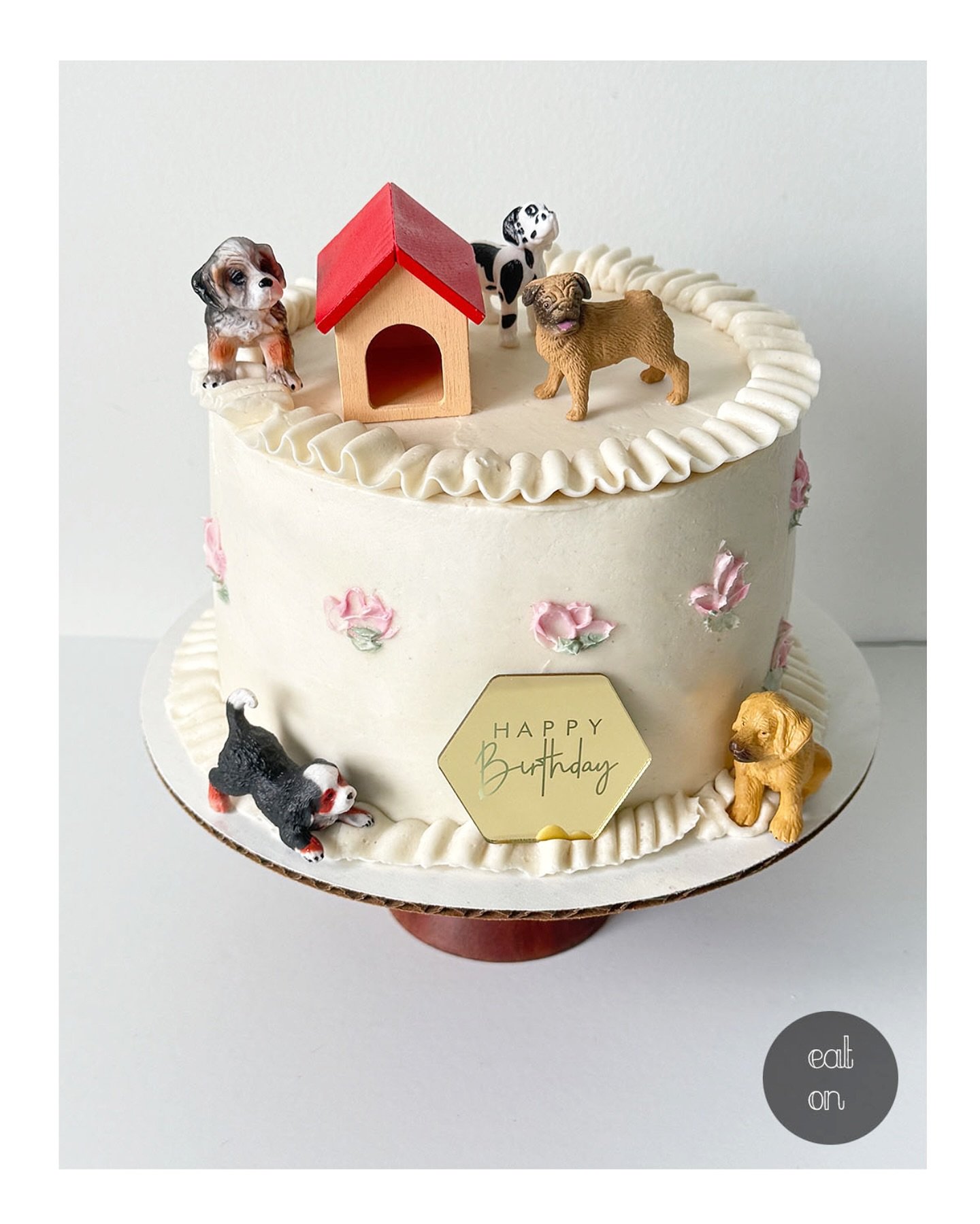 A cute vegan &amp; gluten-free cake for a lovely lady who used to run an animal rescue and absolutely adores dogs 🐶💛
Baked with love for her special day! 🌱🎂🐾

#doglover #glutenfree #PeachtreeCityFood #SmallBusiness #Baking #birthdaycake #Baker #