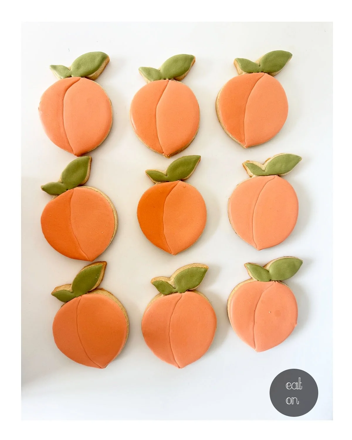 A little peach is on the way 🍑👶✨
I had the sweetest time creating these treats for a baby shower. Soft peach cookies and delicate macarons filled with peach jam. 😋

#BabyShower #SugarCookies #CustomCakes #CookiesArt #PeachtreeCityFood #SmallBusine