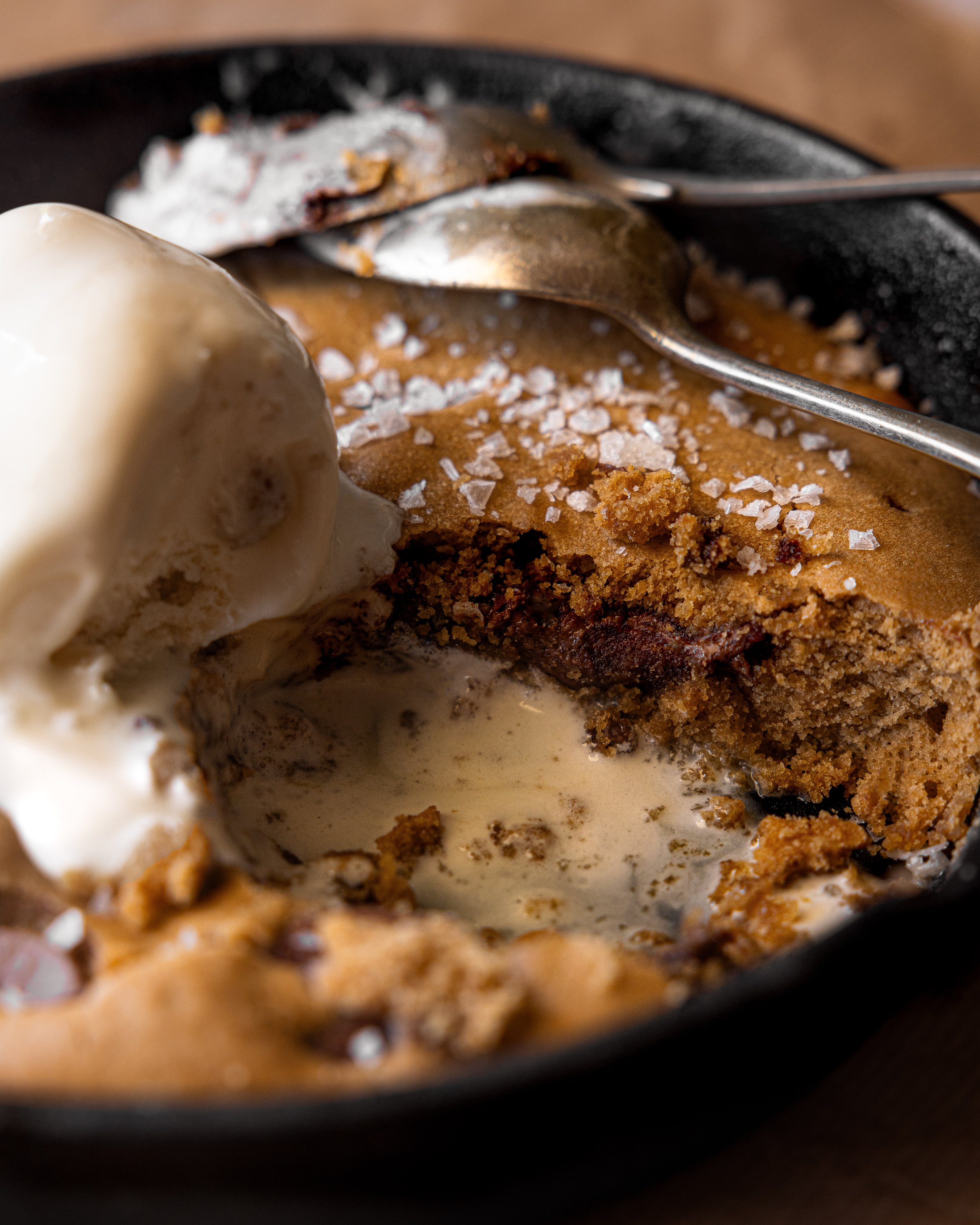 skillet chocolate chunk cookie.