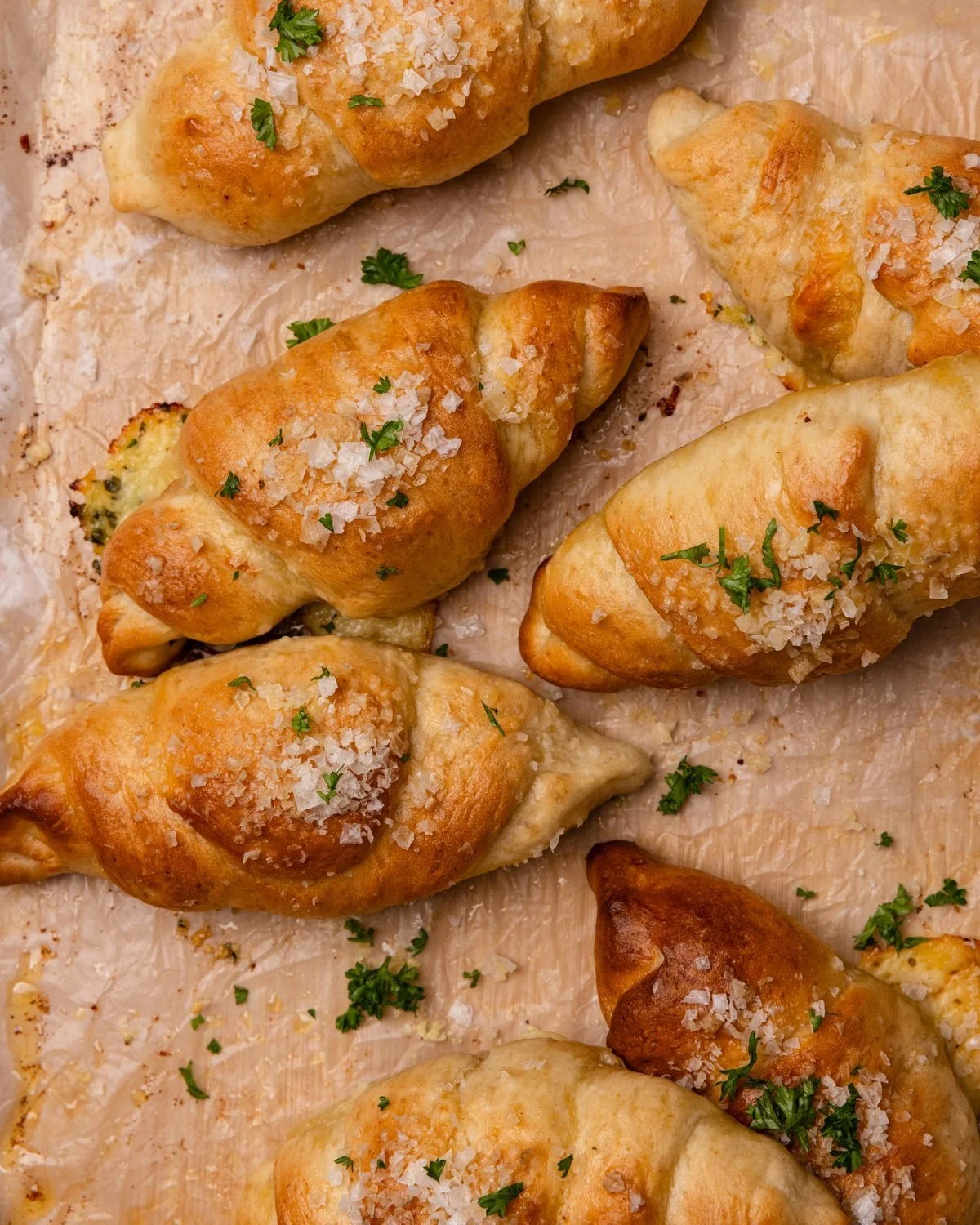 Garlic, parmesan & parsley salt bread