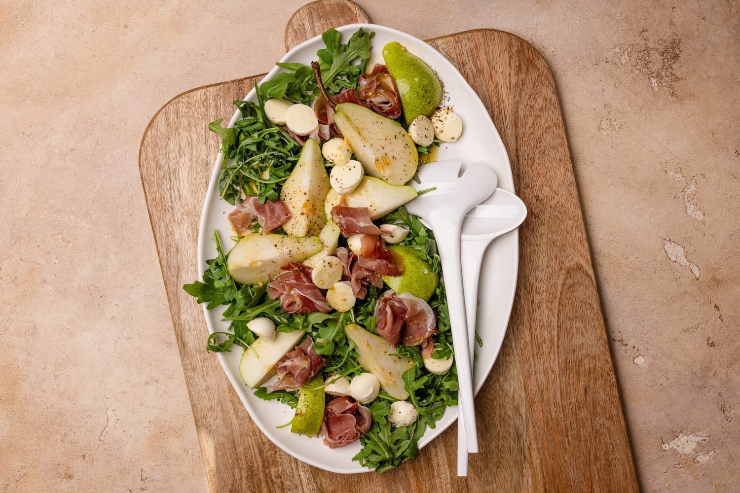 Pear, prosciutto & bocconcini salad