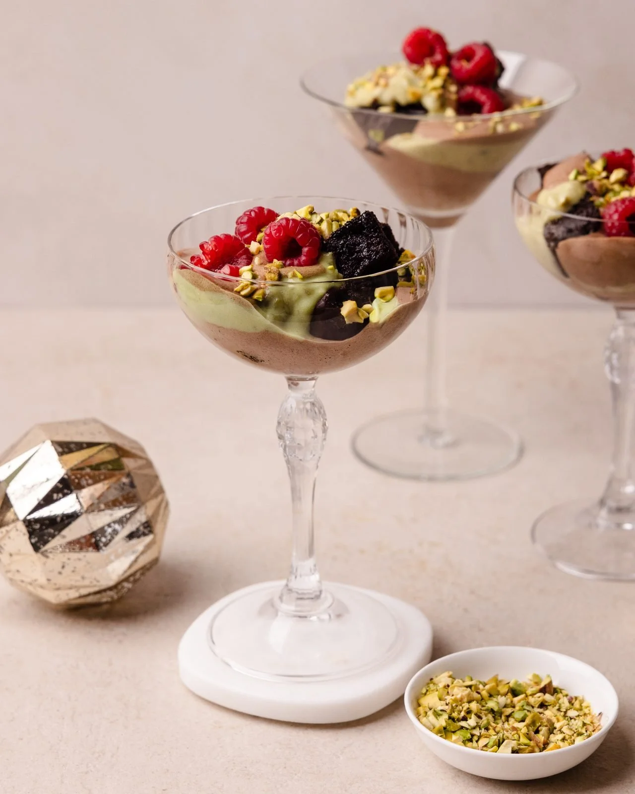 Individual dubai-inspired pistachio trifles