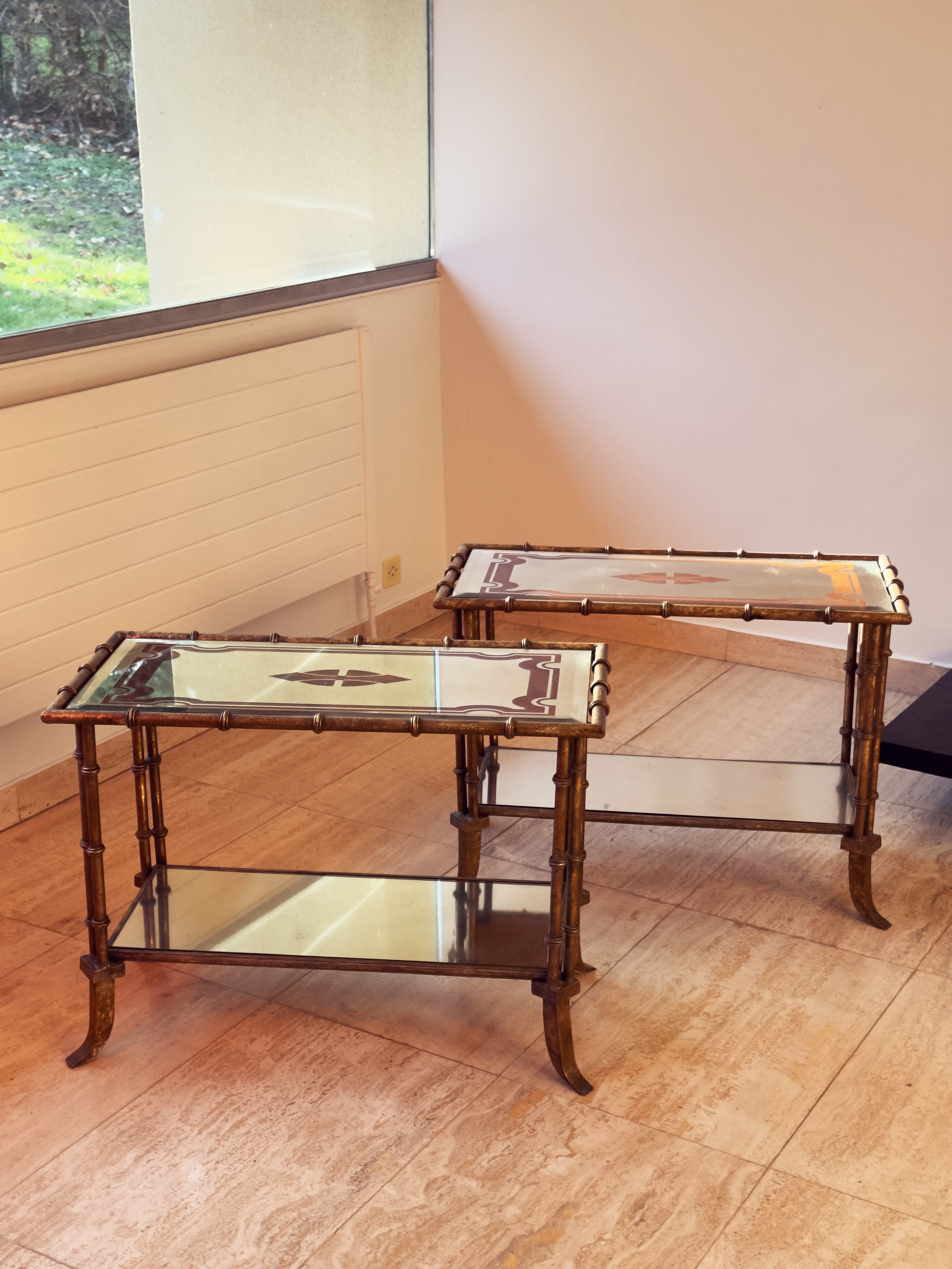 Paire de petites consoles Maison Bagues