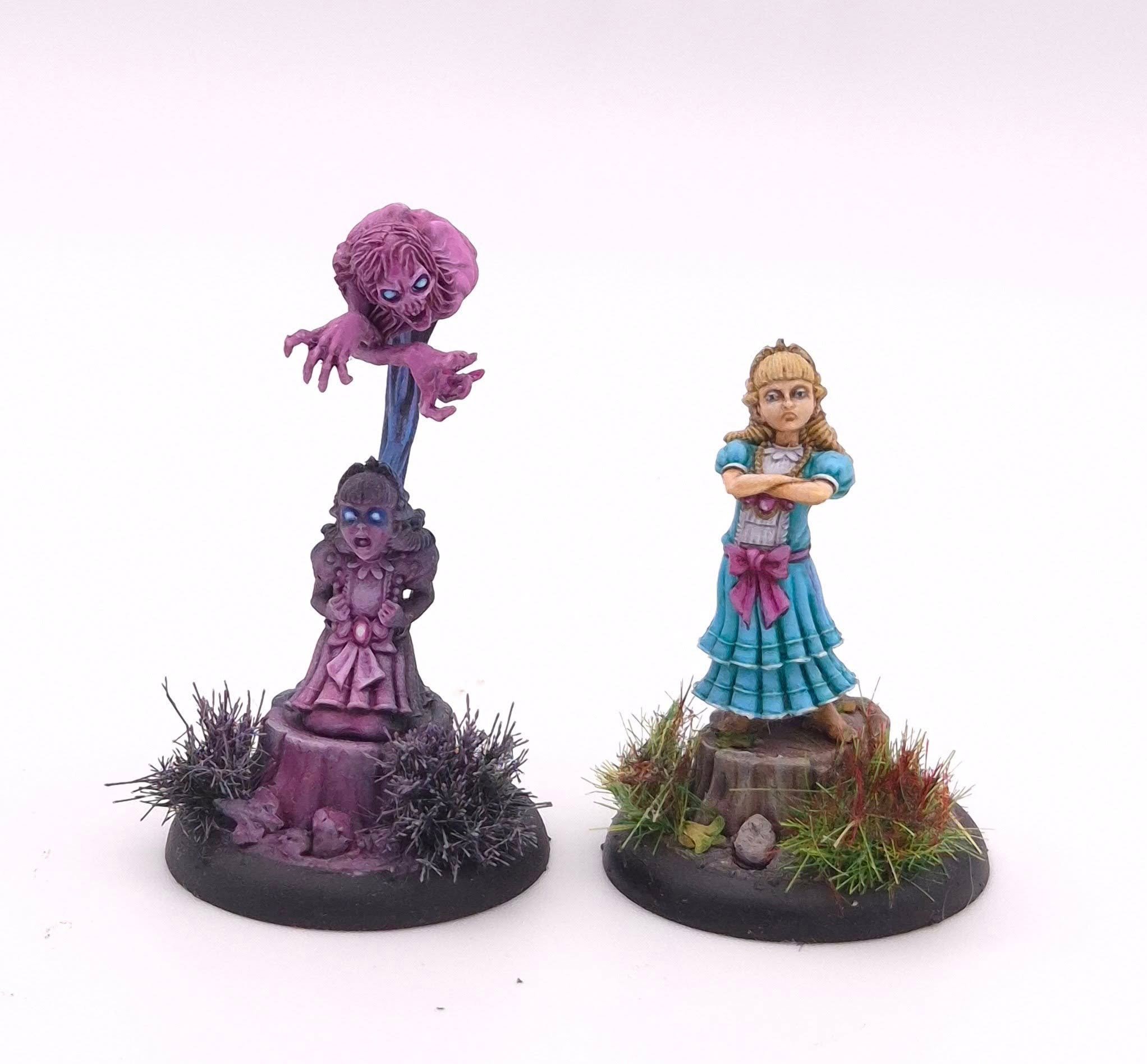 Just look at the OSL on this version of Striga Anya by @ben.paints.stuff 👏 Both minis look superb of course, but the consistency across the two bases is wonderful detail that make this a stunning composition 😍
#MoonstoneTheGame #PlayMoonstone #Moon