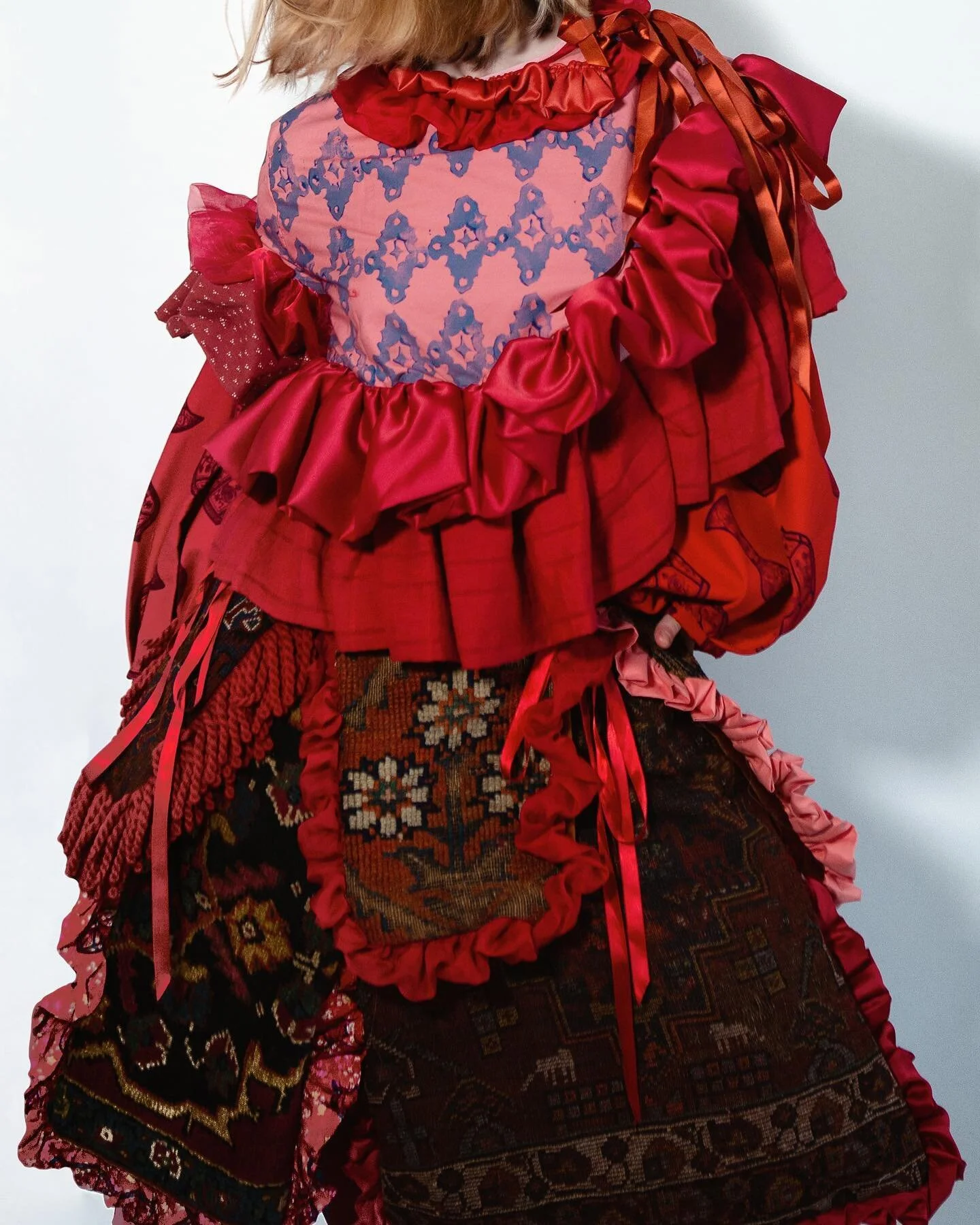 THE JARRAMPLAS

❤️balenciaga project❤️

📸 @patheticgirl63 
💃 @annaadewhirst