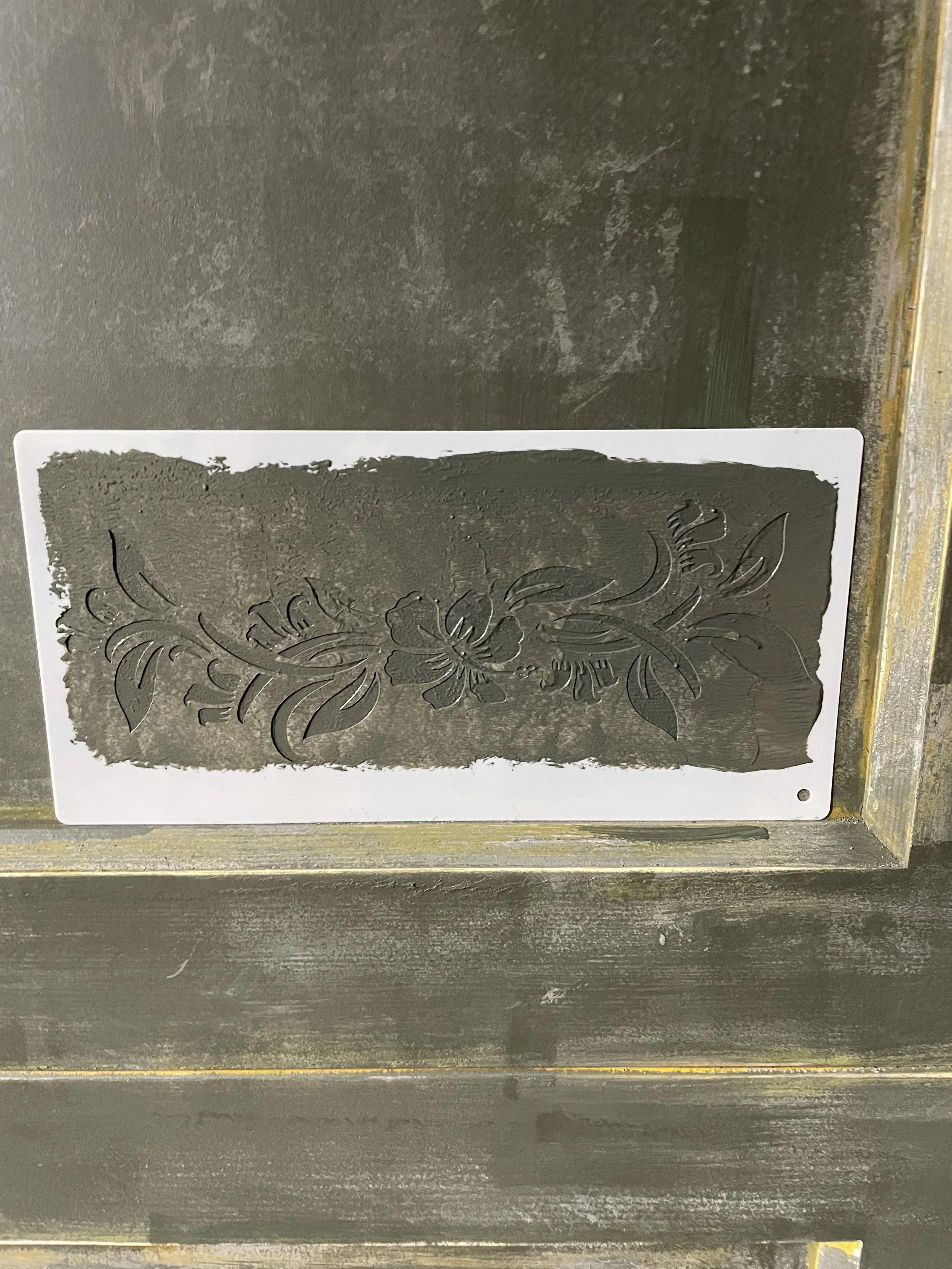 The painted finish on Brett Harkness's three-sided studio backdrop wall