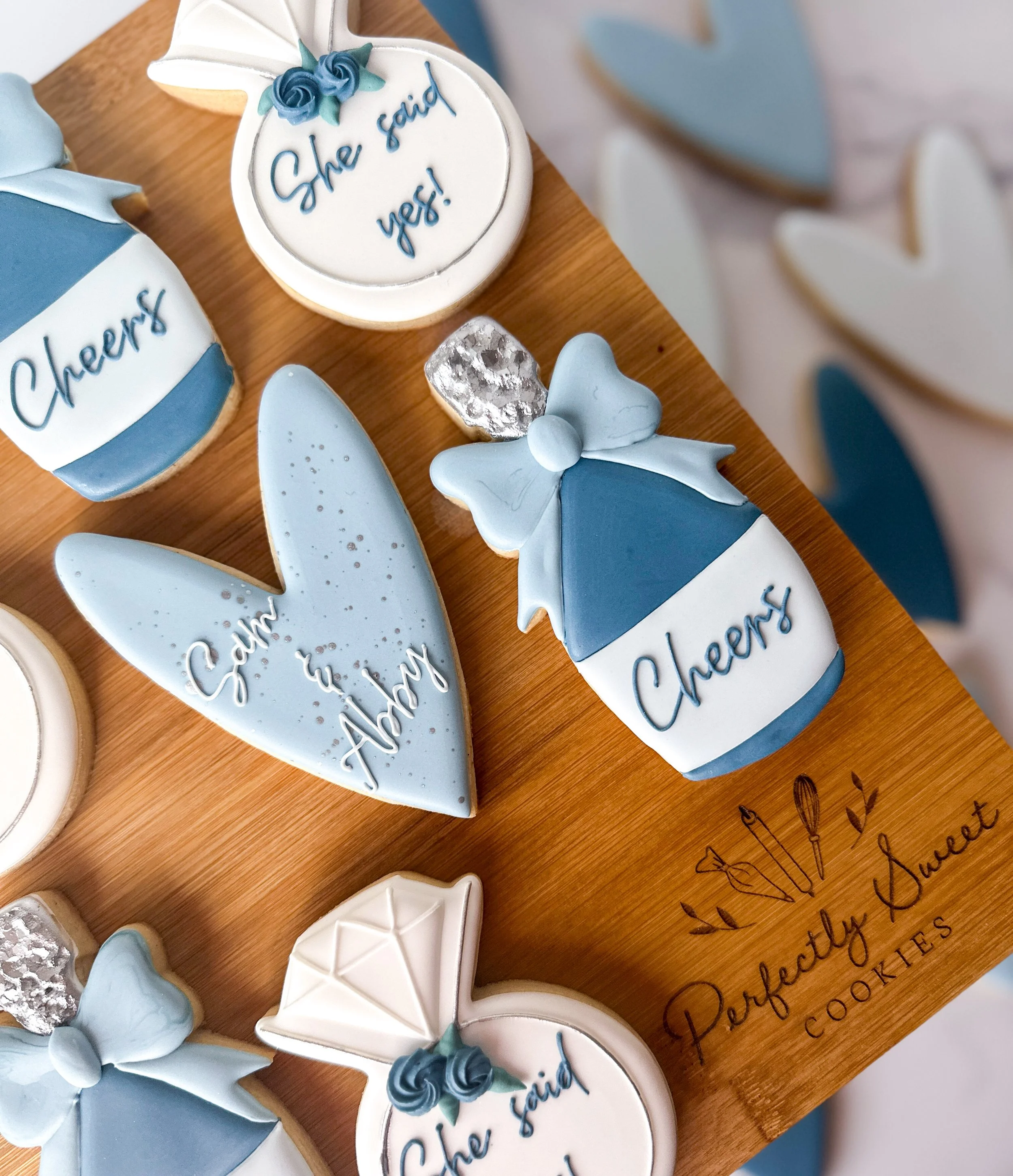 navybluebridalshoercookies.JPG