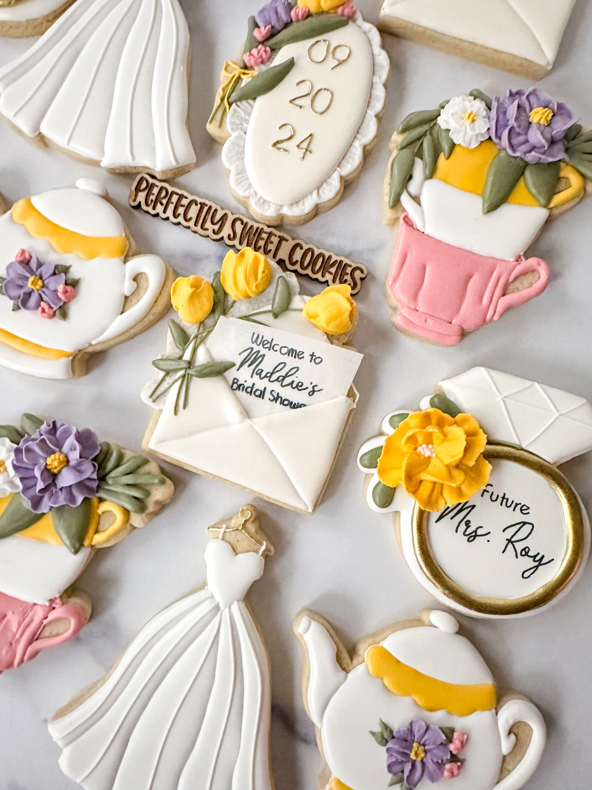 floralbridalshowercookies.JPG