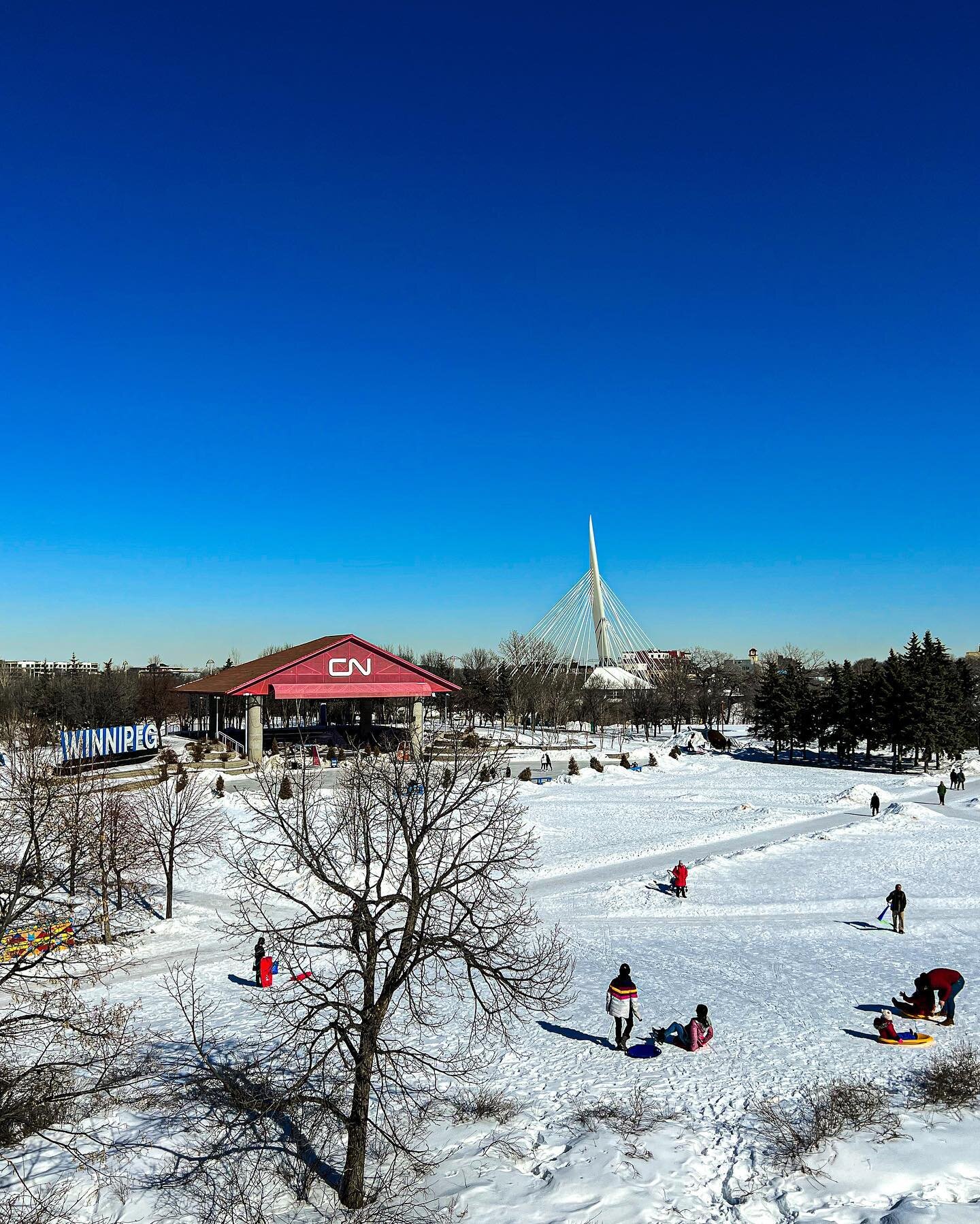 🌎 Looking beautiful Winnipeg aka &ldquo;WINNING&rdquo;Peg! 🙃 

Hope everyone is out and about with your loved ones enjoying the beautiful weather. 🙌🏼

📍 @theforkswinnipeg 

📸 @lynalarx
___⁣⁣⁣
❤️LEARN about our initiatives &amp; services⁣⁣⁣
🌎VI