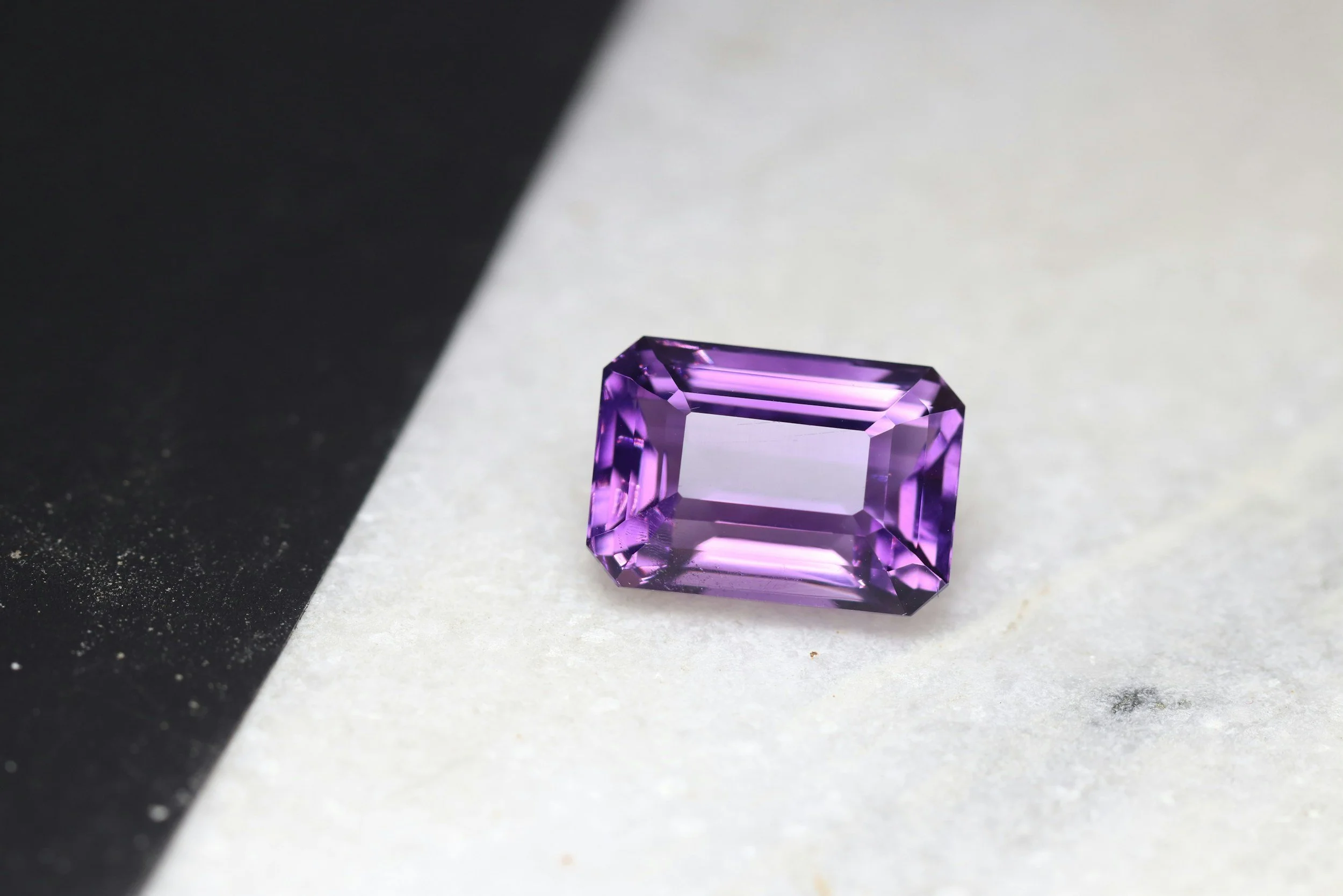 Diamond Platform Nivoda now selling Coloured Gemstones