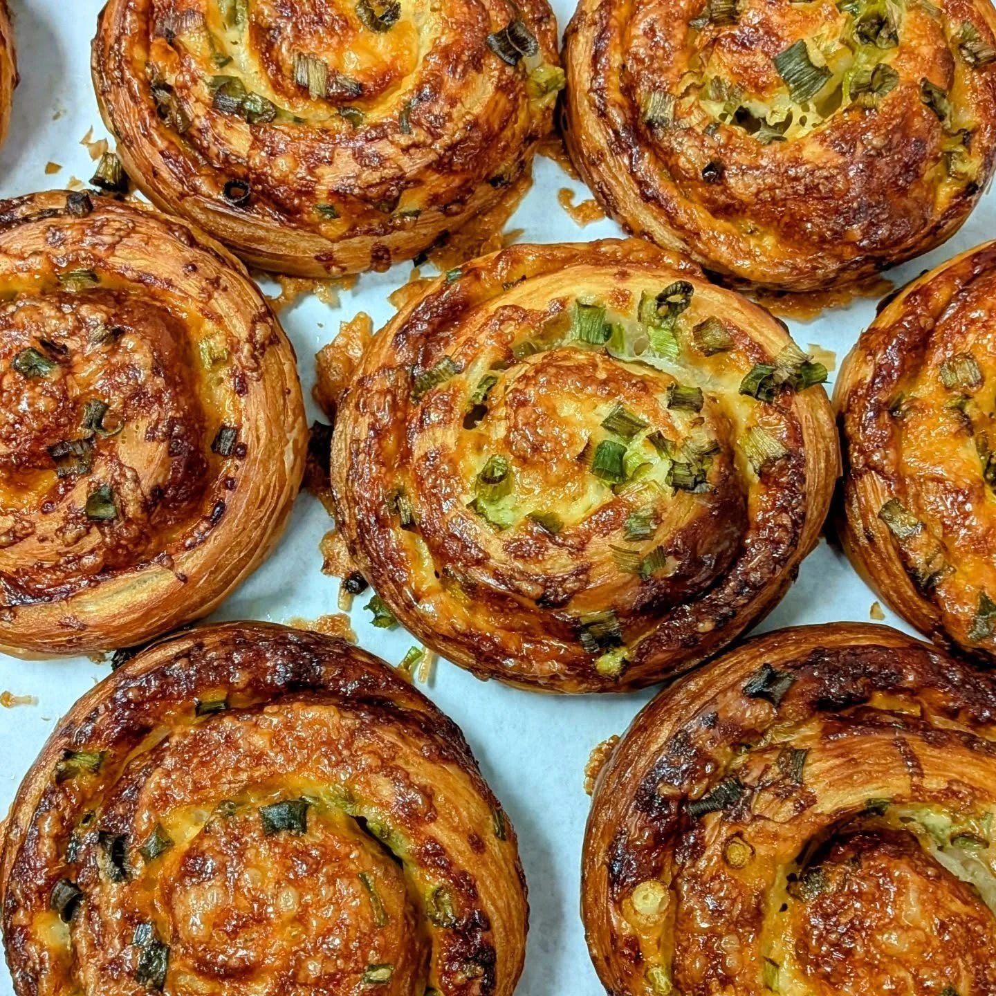 This thing will be a new staple on the menu because it's delicious and very easy for me to make. Mature cheddar cheese and green onion croissants. Bakeday will be back soon! Probably!

#sundaybakeday