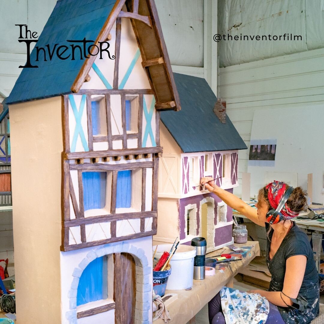 Set Painter Claire Bochet works on the houses of Medieval Amboise. These buildings are modular so they can be assembled in different configurations.
.
.
.
.
#theinventorfilm #Setpainter #setdesign #set #Amboise #AmboiseCastle #StopMotion #Animation #