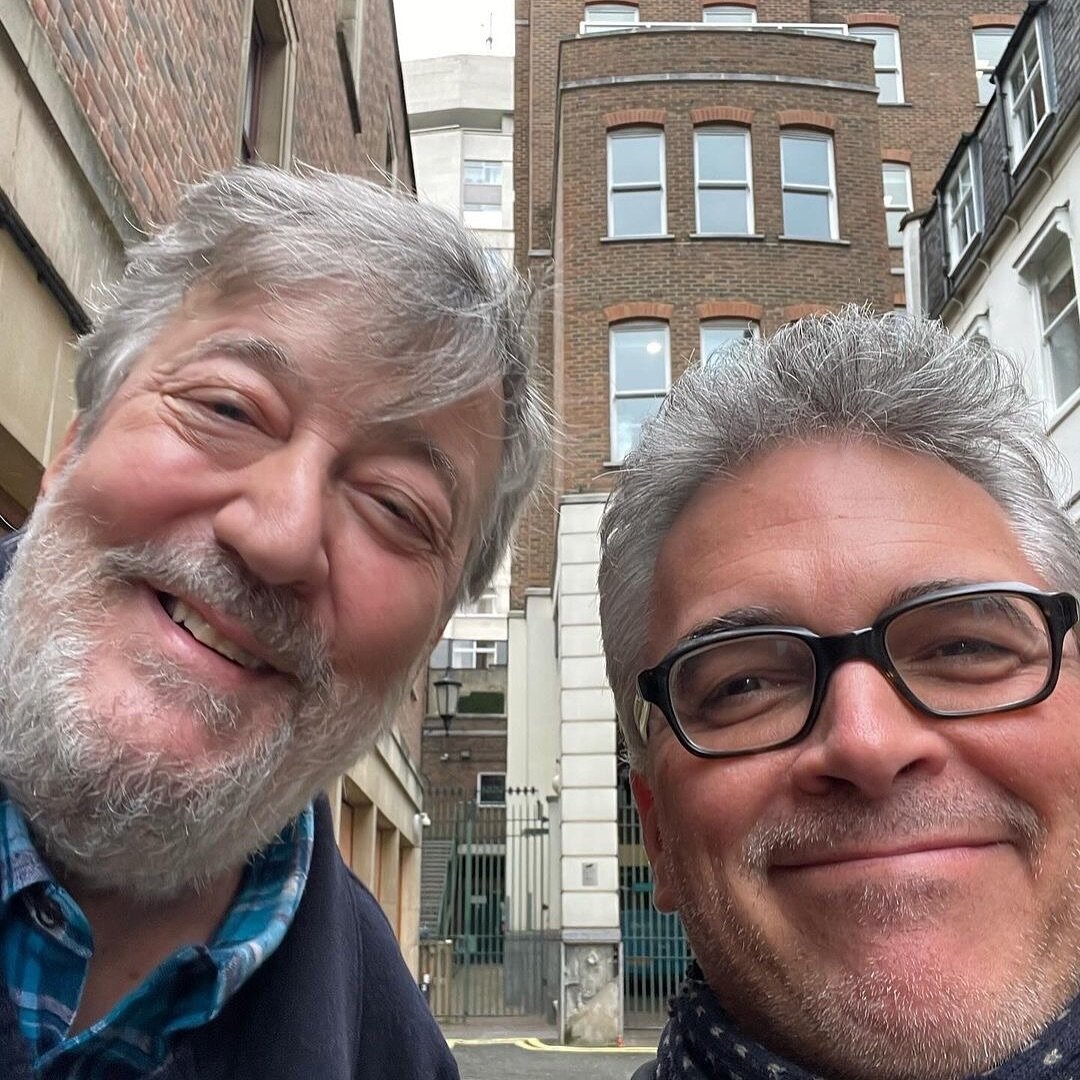 REPOST: @capobianco_jim Had breakfast this morning with this fine chap - aka Leonardo da Vinci aka the great Stephen Fry.  @stephenfryactually @theinventorfilm @curiositystudio @blue_fox_entertainment @universalpictures @theexchangefilms #leonardodav