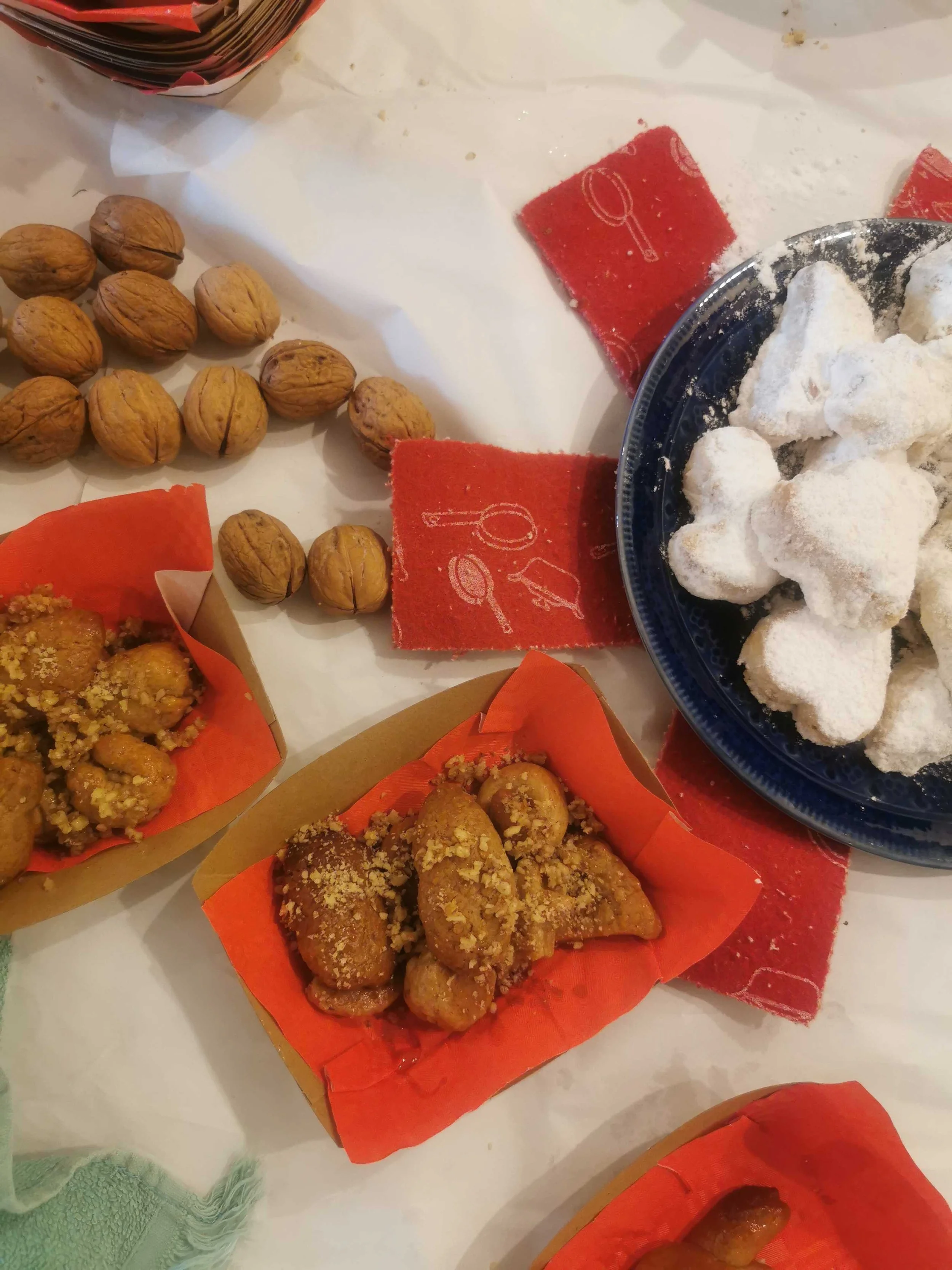 Baking Christmas treats with the locals: Destination Discovery 3 (Nov  2)