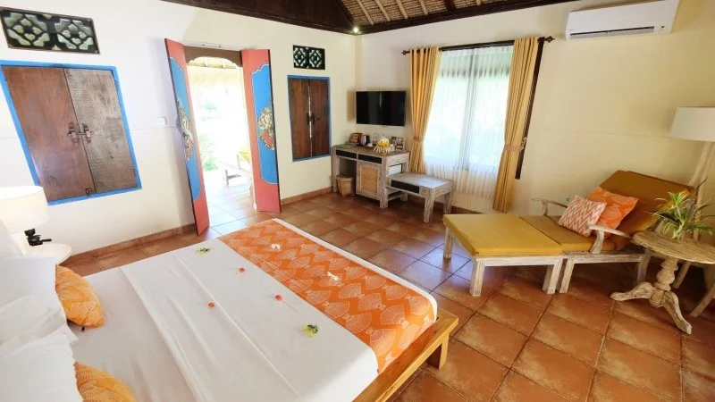 Grand-Deluxe-Bungalow-Interior.jpg