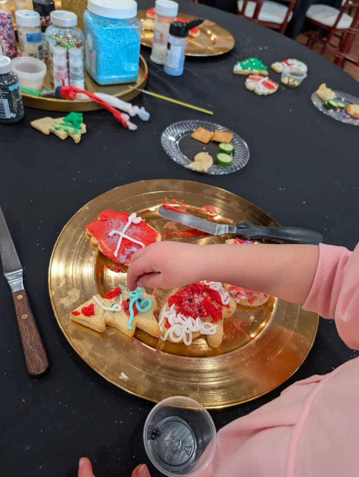 wildflower-estate-holiday-cookie-decorating.jpg