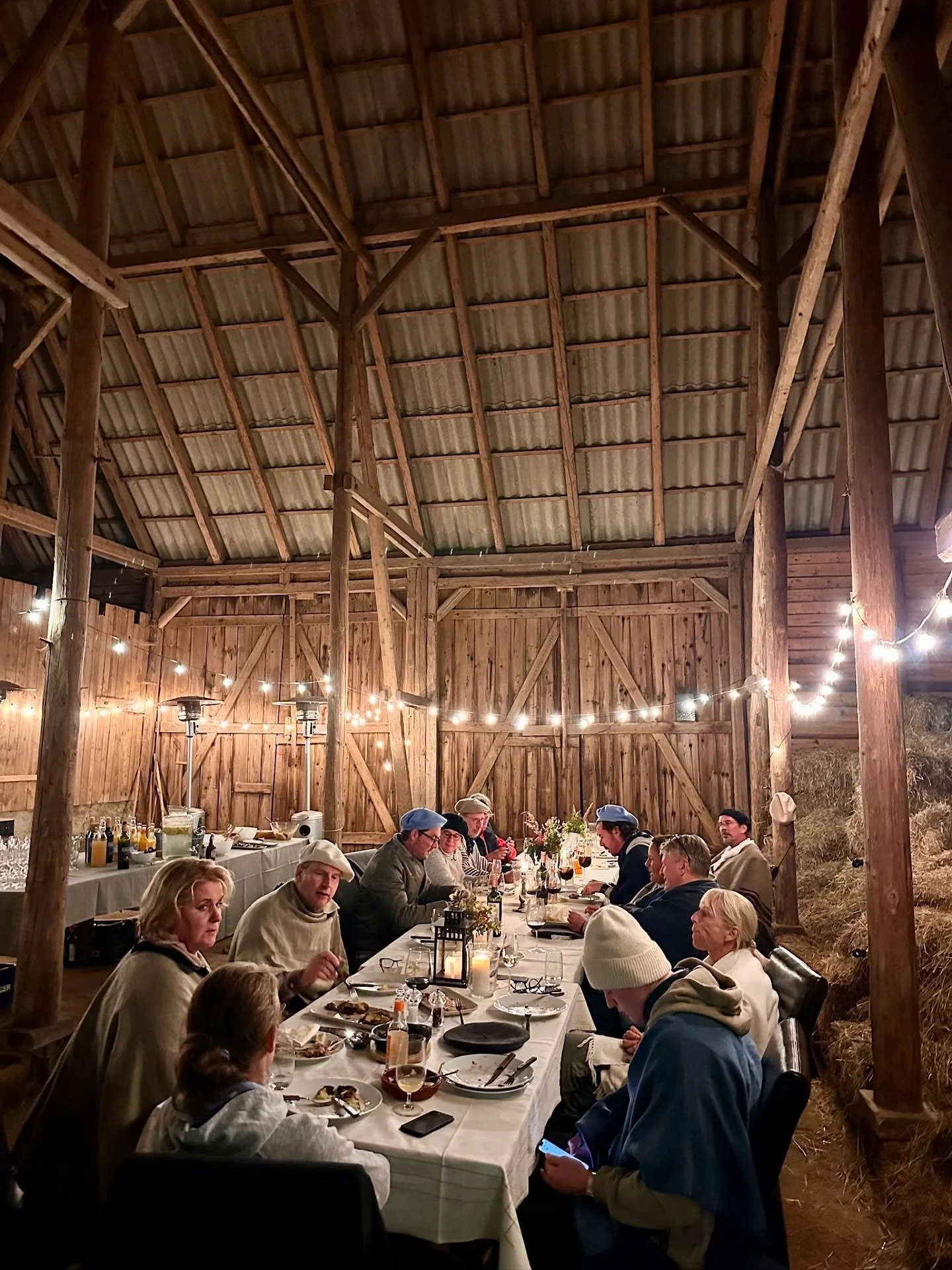 At our ranch, every celebration becomes something unique. Beyond the horseback rides, we welcome private gatherings and corporate events all year round, offering a natural and authentic setting. With capacity for up to 80 guests and full catering pro