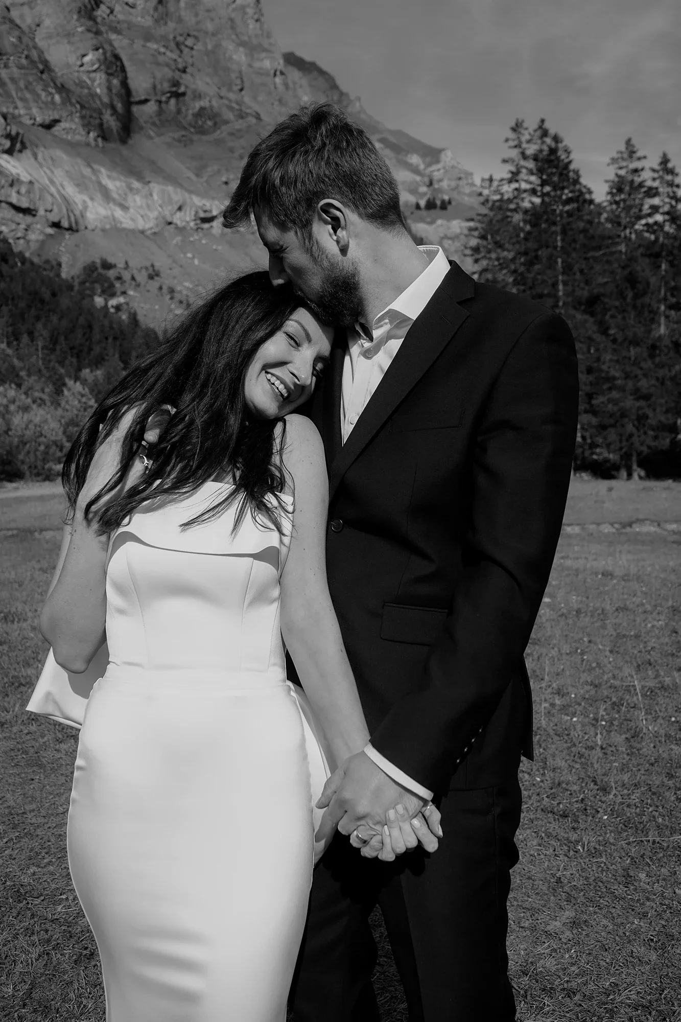 Elopement Photographer Switherland 23.webp