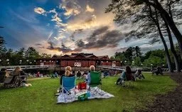 Hotel Brookmere &amp; Arbor Spa - Saratoga Springs NY