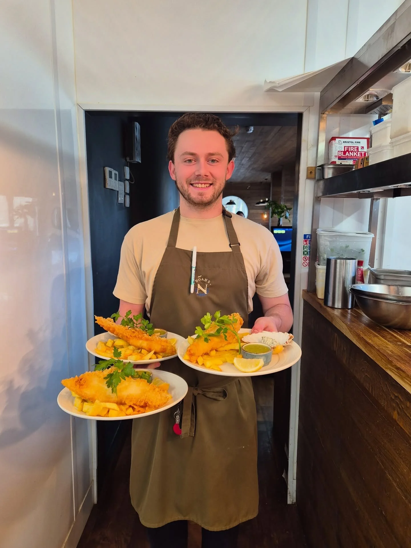 🌊 We&rsquo;re hiring in Bristol! 🌊

We&rsquo;re currently recruiting for:

🥂 Full-time FOH 
🔪 Chef de Partie (fixed term 6 months) 

We&rsquo;re on the hunt for passionate people to join our award-winning team in Bristol. Having a love for