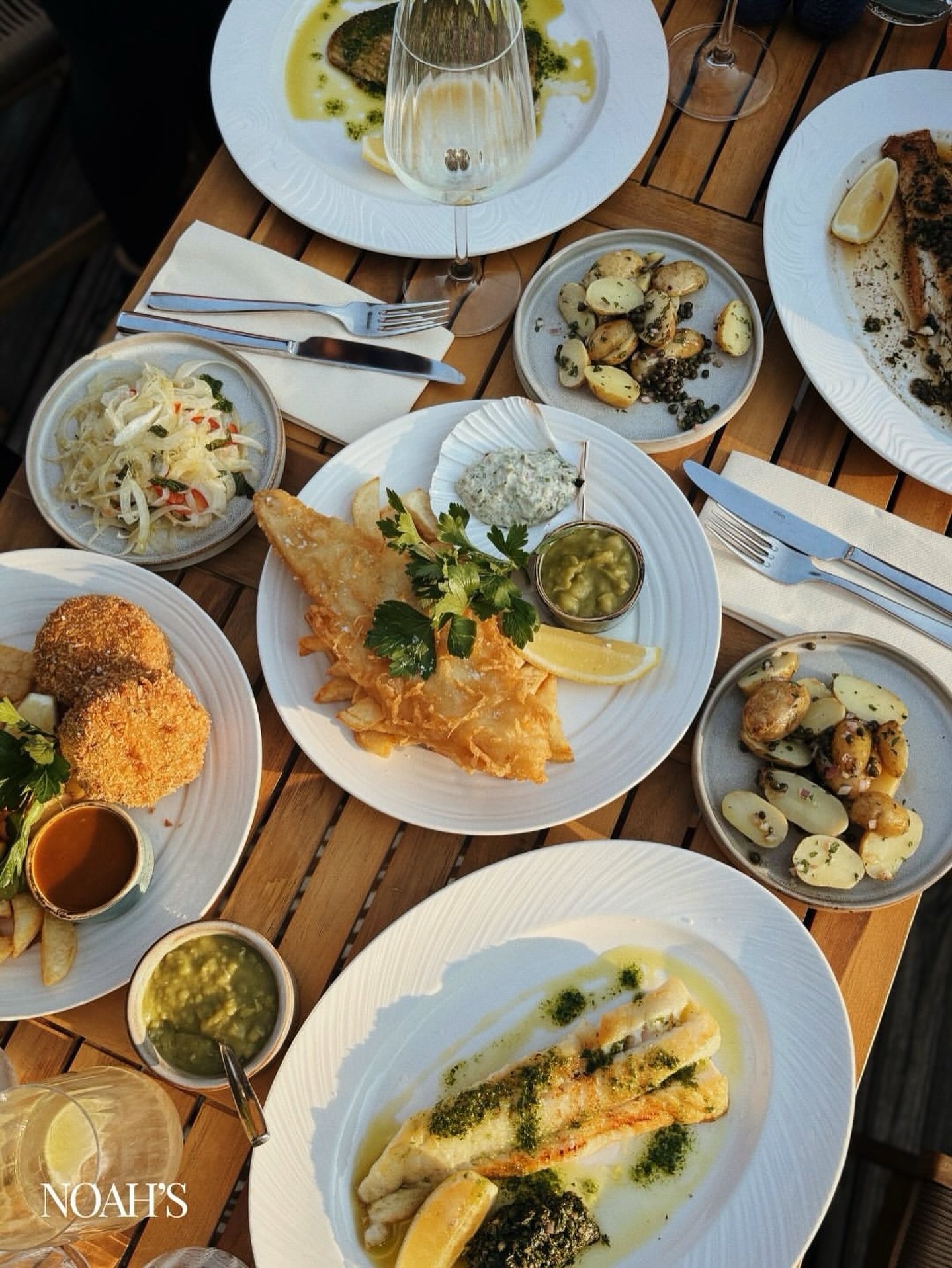 Inspiration for your Easter Weekend! 🐥🥂

If you&rsquo;re thinking of joining us over the upcoming four day weekend, now&rsquo;s the time to book in 💛

📷: @ellydeakin 

#easterweekend #bankholidayvibes #fishandchips #bristolrestaurants #bristolfoo