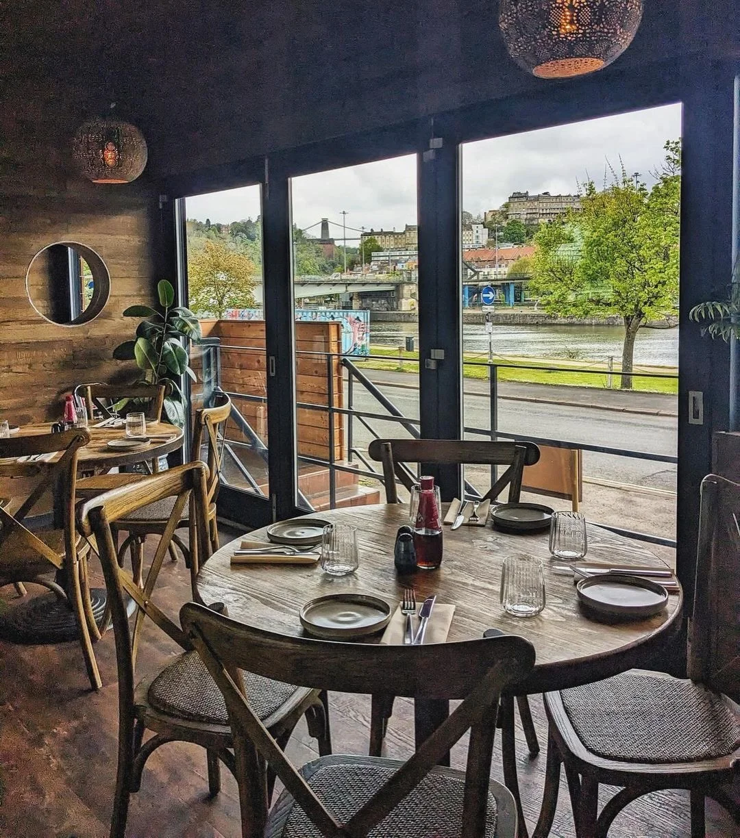 When the sides are open and the terrace is set! 🍃🌊🌞🥂

#springinbristol #noahsbristol #fishandchips  #cumberlandbasin #bristoluk