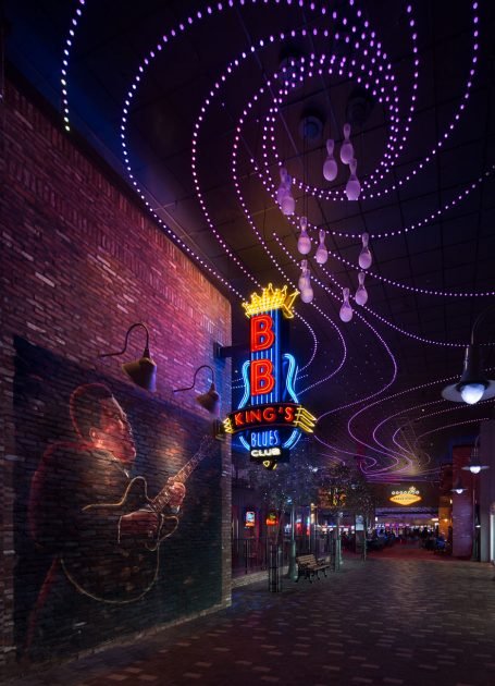 Bread &amp; Butta presents: Offline (Featuring: Love Moor)