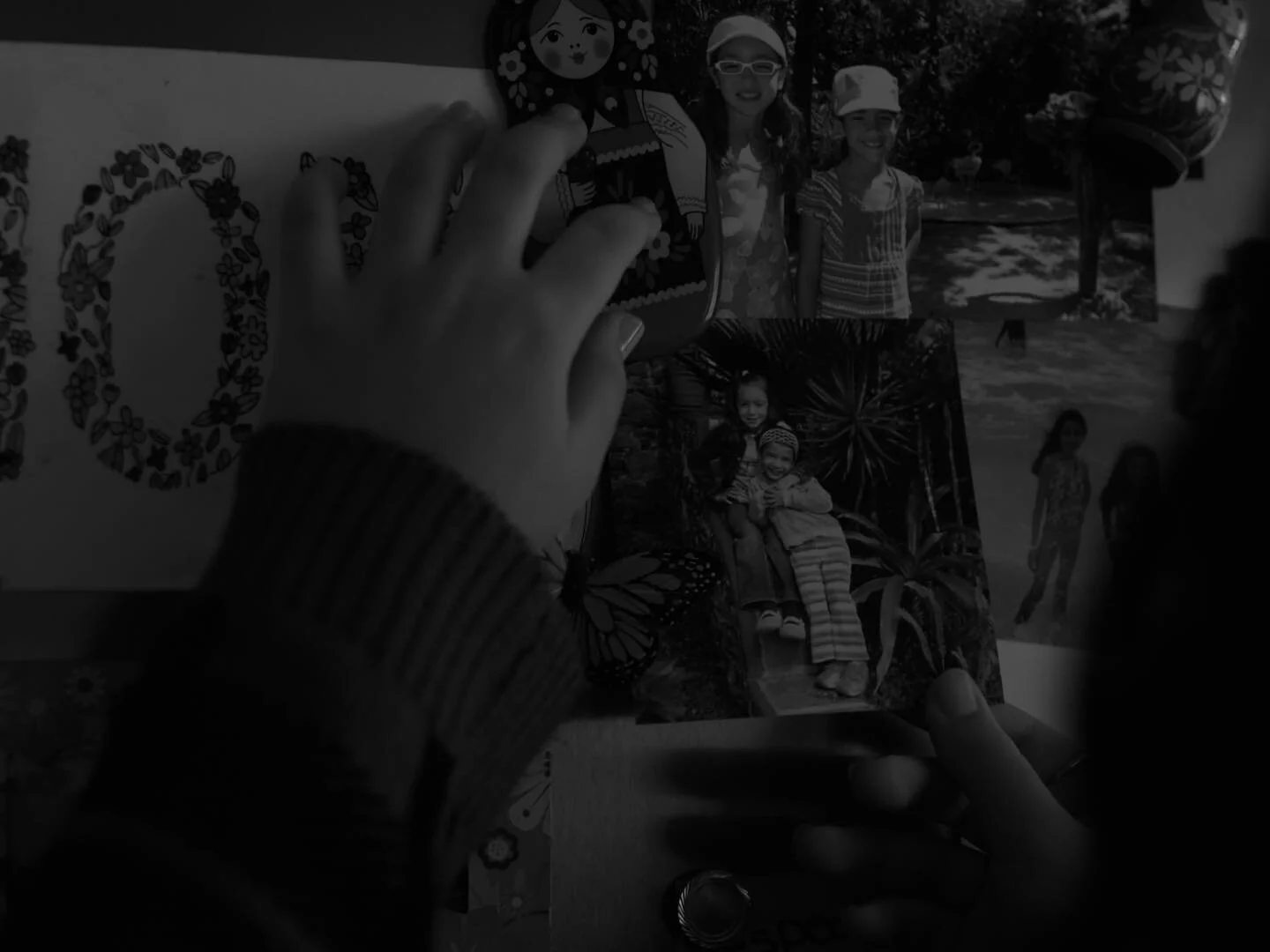 Mariposas y polillas 🦋

1st AD: @immarissamtz
Continuidad: @javiermr_99 
DP: @danielaleutrevino 
1st AC: @andres.rodez 
Vestuario y styling: @nicolezambranol 
Asistente de arte: @flowersjm_ 
Sonido directo: @gabrielaa_rg 
Microfonista: @albertogs_05