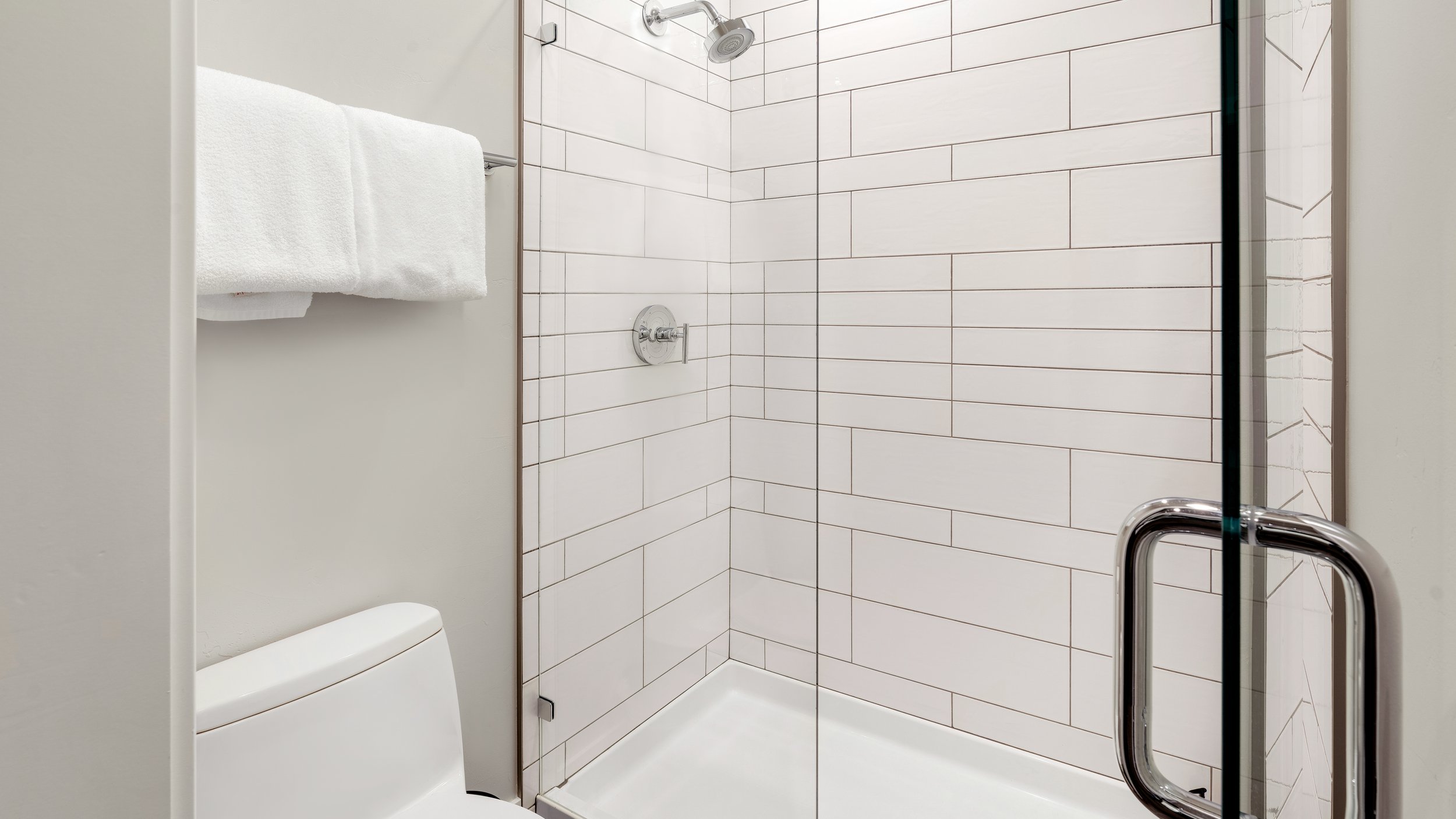 Met MasterBath 531_HDR.jpg