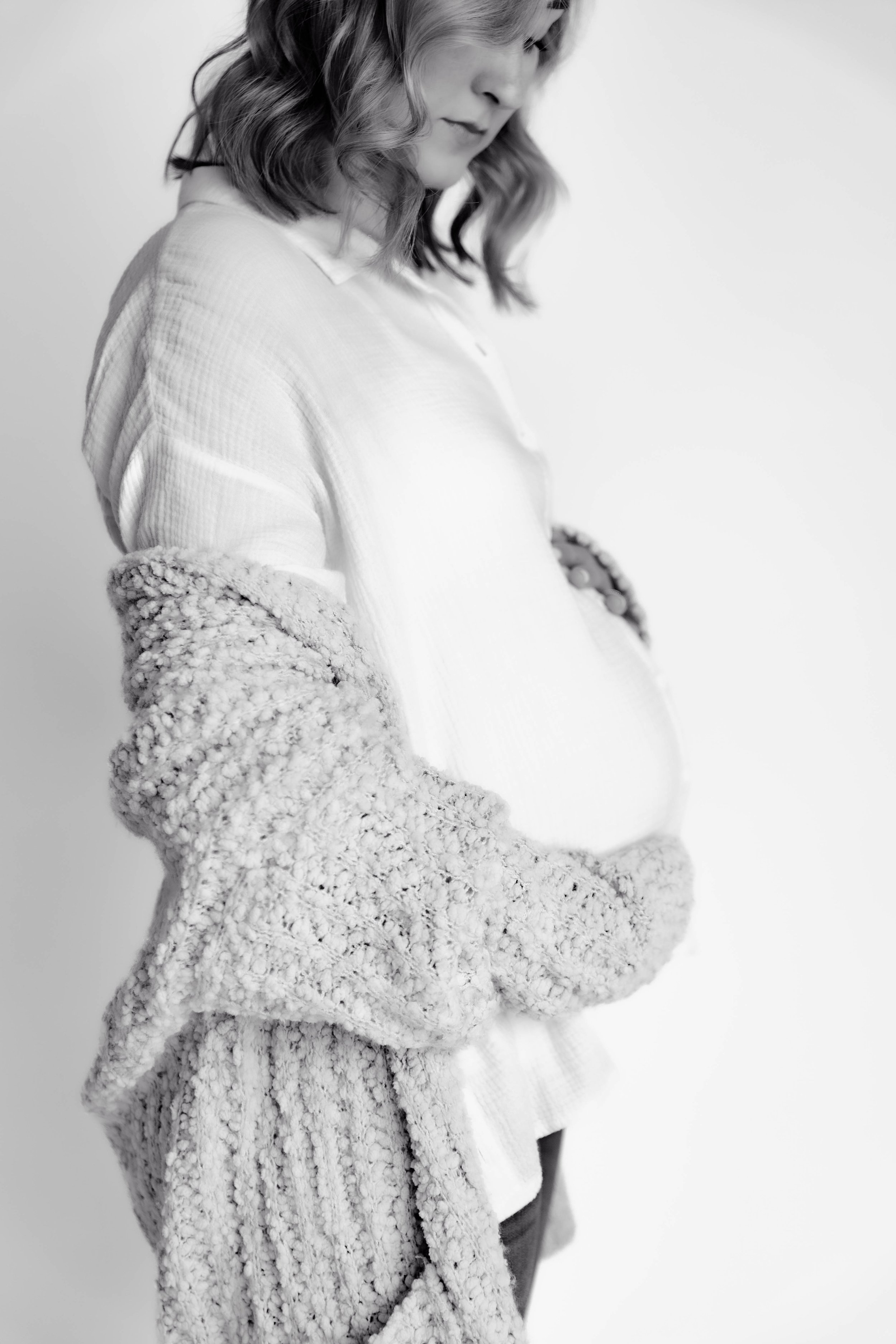 AnneOverton_Maternity_March2023-22.jpg