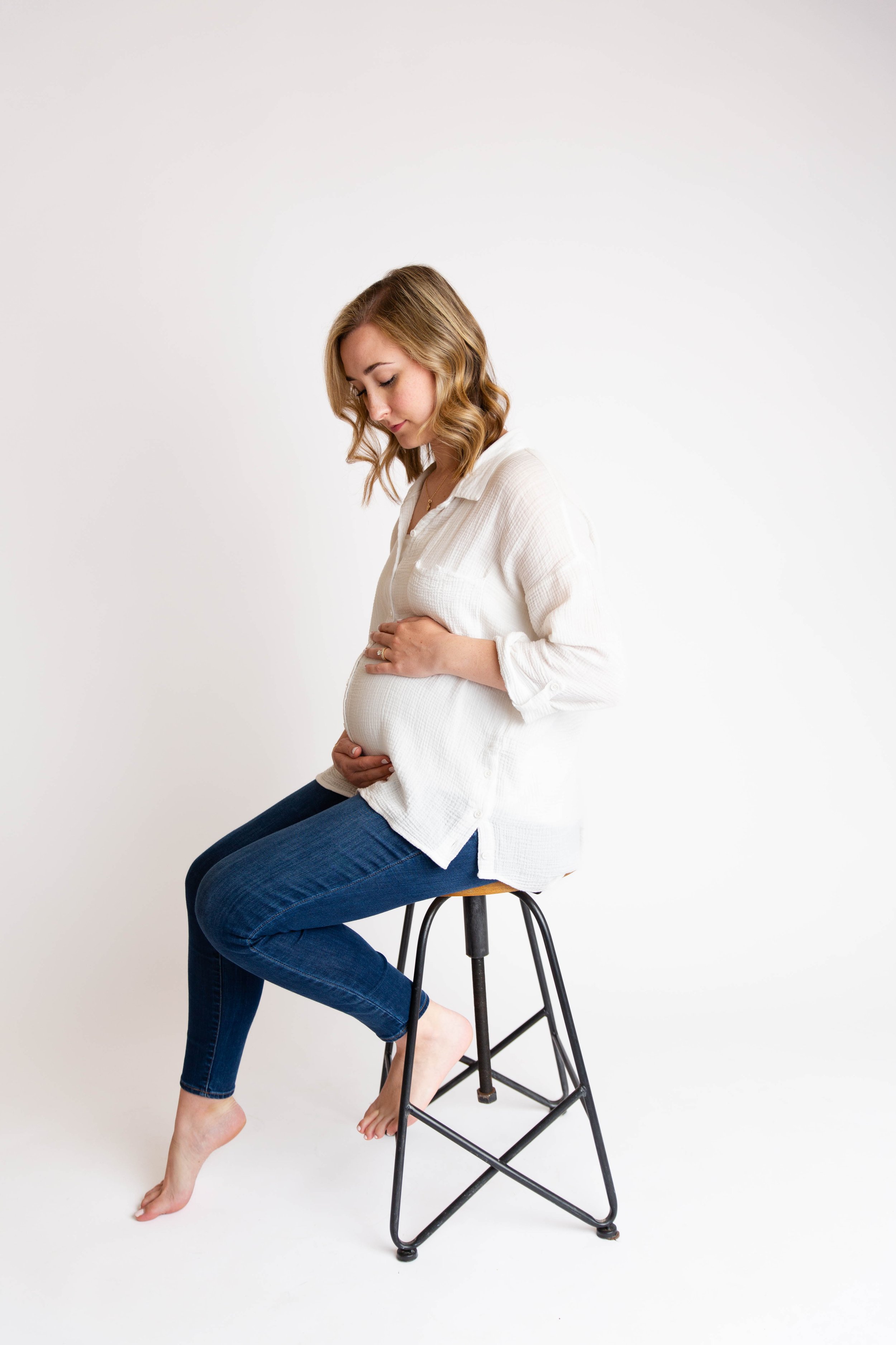 AnneOverton_Maternity_March2023-35.jpg