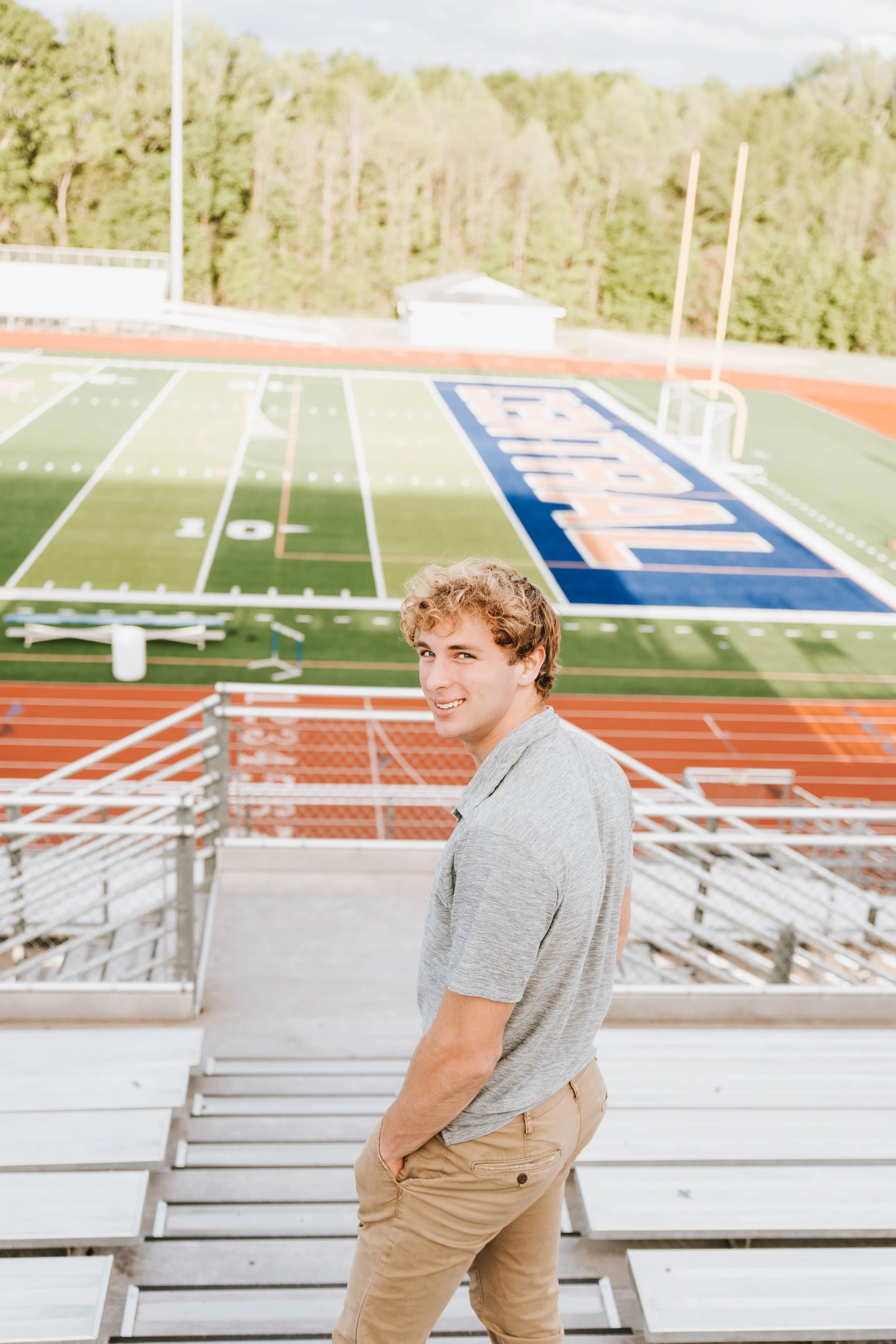 High school senior session in Madison, MS. Senior photographer central Mississippi 
