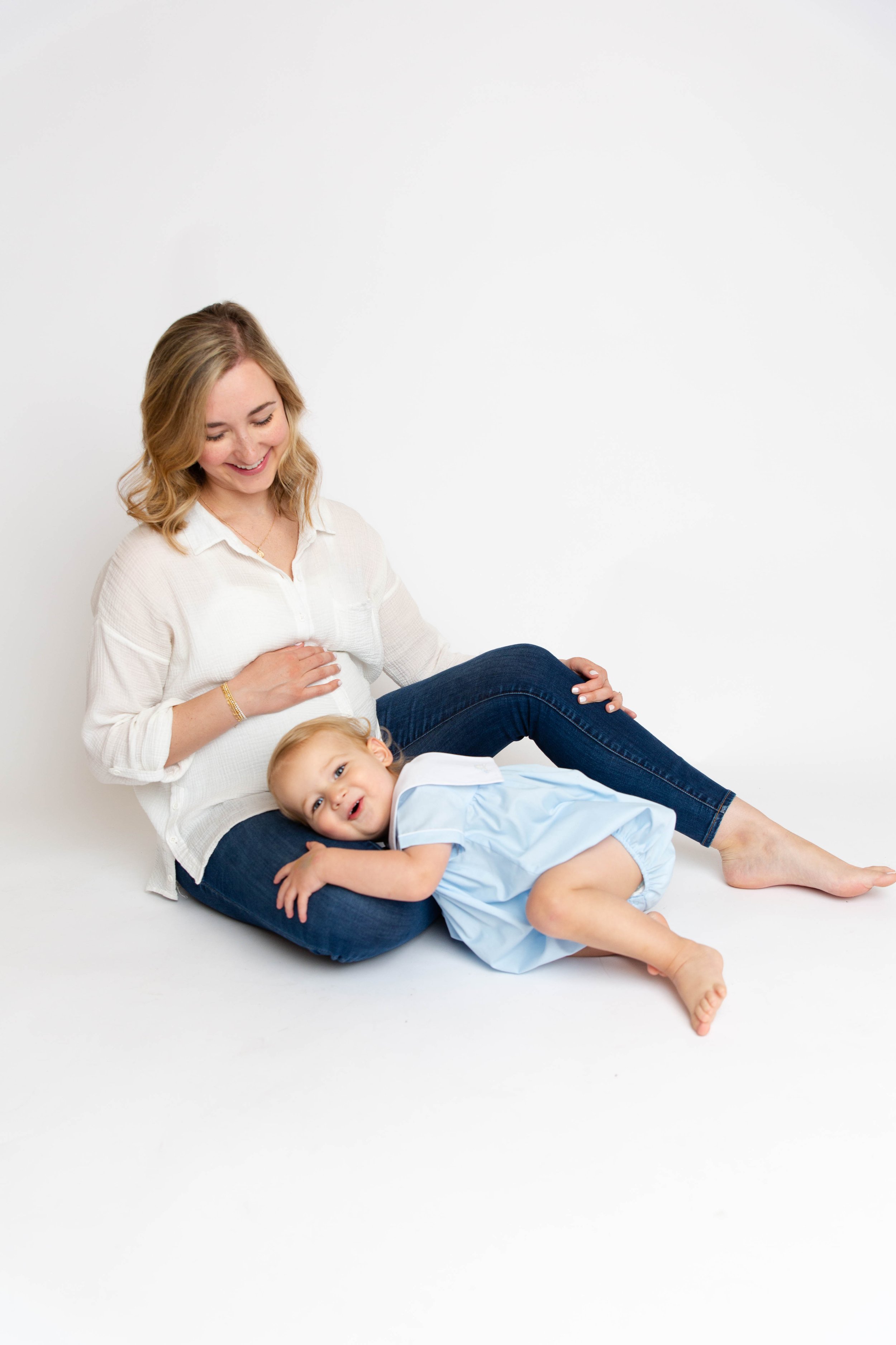 AnneOverton_Maternity_March2023-65.jpg