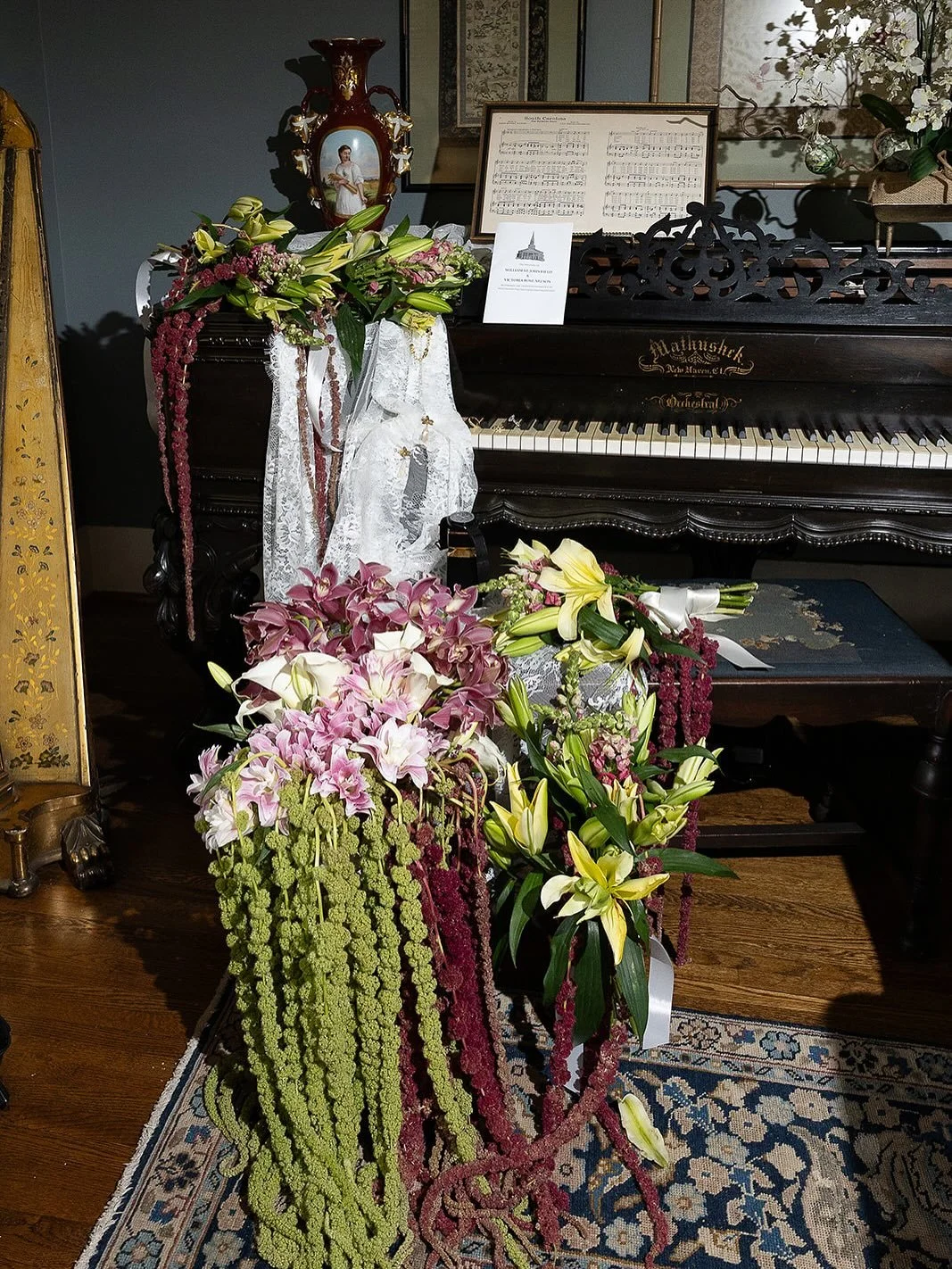 Victoria + William wanted to spend the first half of their wedding day with their people so we saved ALL the details photos for me to play with during the cocktail hour while they hung out with their people. It was perfect getting to play, connect wi