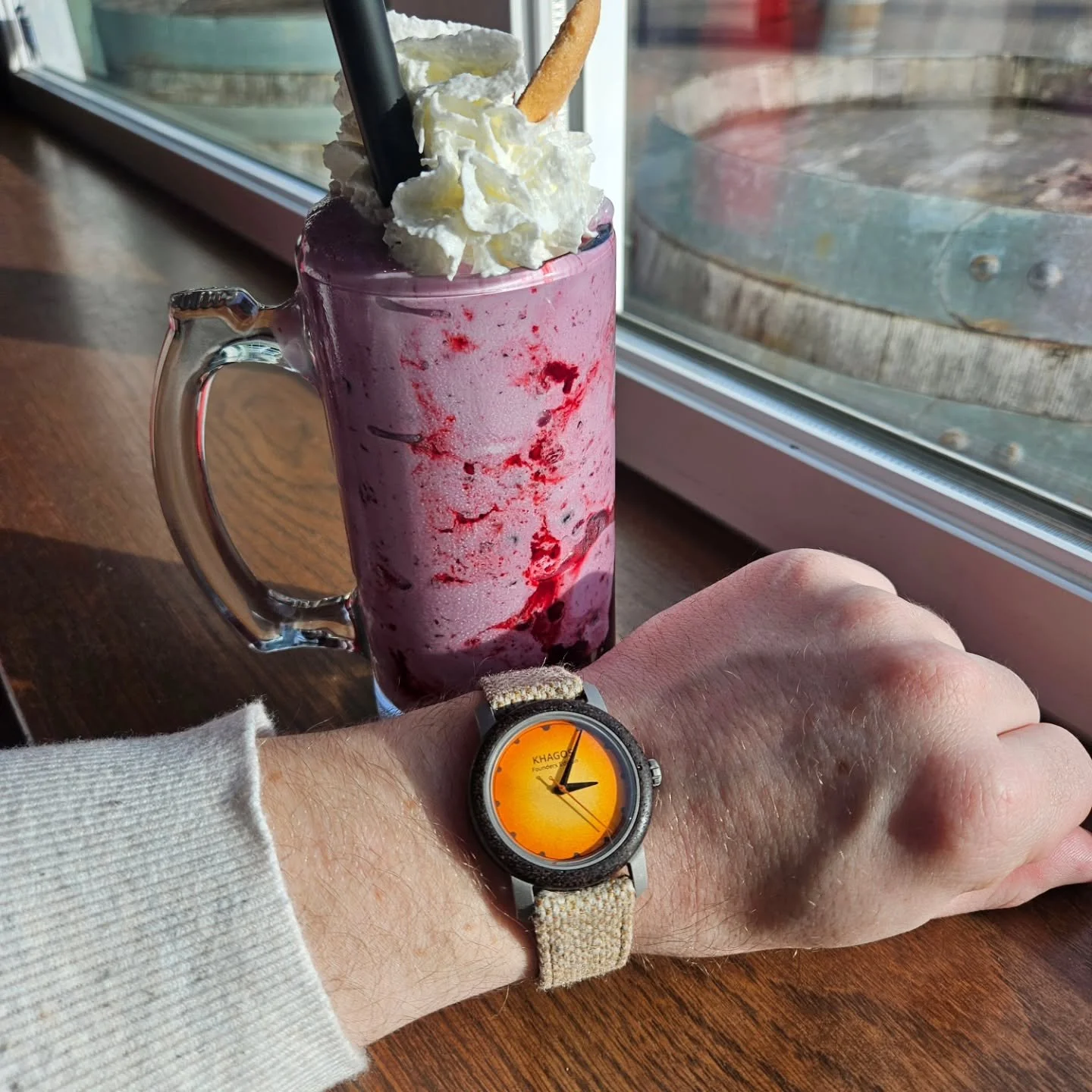 A milkshake is one of life's great pleasures🍧Always sweet, sometimes amazing, and ever so refreshing 🍦

~
#khagoswatch #microbrandwatchworld #microbrandwatches #microbrandwatch #britishwatchmaking