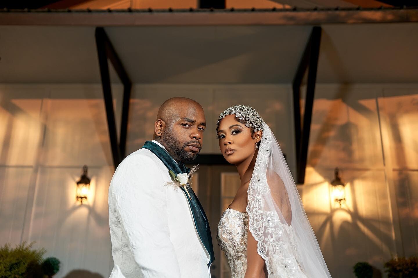 Caliah &amp; Andre kicked May off with a bang! Their wedding was absolutely beautiful from their vows to the turn up at the end!
.
.
.
Planner: Sue Bailey 
Florist: @reborne_design_decor
MUA: @facedatbeauty
Hairstylist: @darrenae_hartman
Event space: