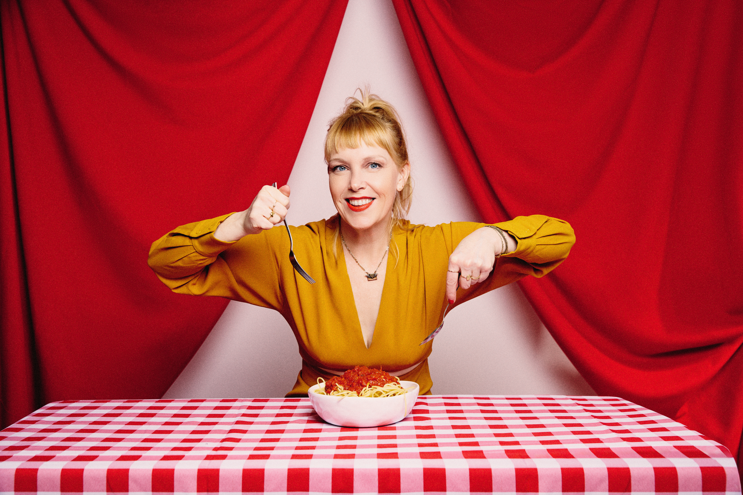 Jacque Ryal Throwing Spaghetti