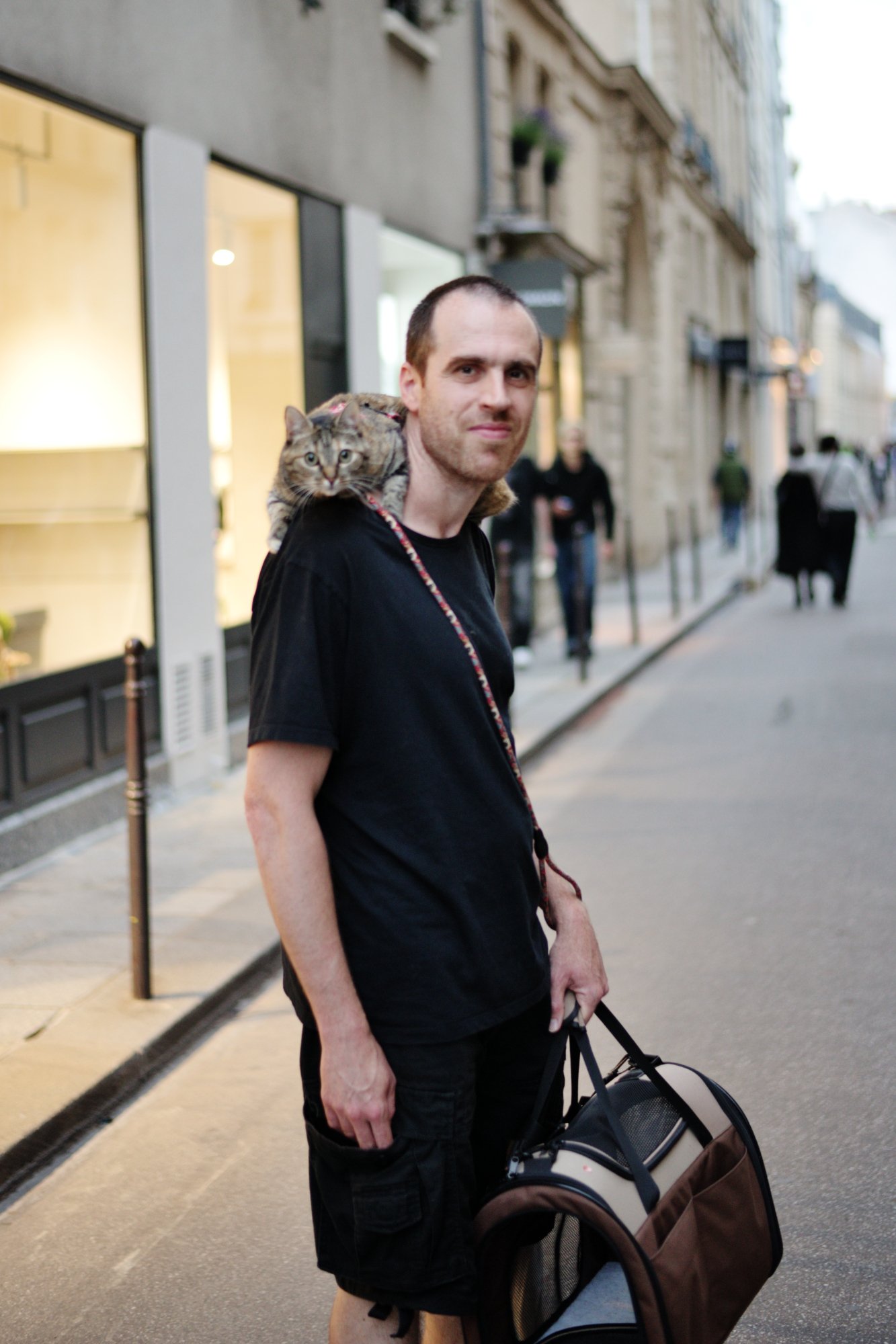 Pet patrol at Salmon's party, Le Marais jun'24