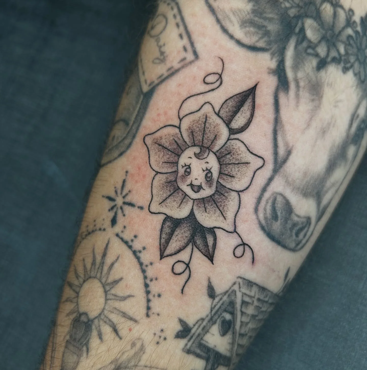 Gap filler for my ride or die Emily 🌷 nestled between healed work from me and my partner in crime @wafflesworth &lt;3 done at @thornandthistletattoo 
.
.
.
.
.
.
#tattoo #tattooart #inked #tattoolife #tattooartist
#finelinetattoo #blackwork #tattood